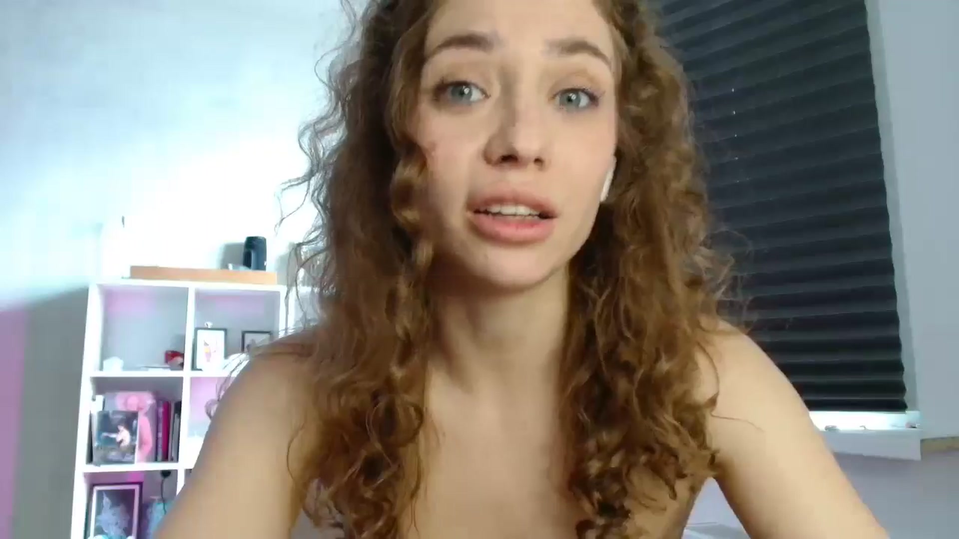 Gallery image thumbnail from FunnyMinni's myfreecams stream on, 04/03/2025, 08:59 image 8 of 20