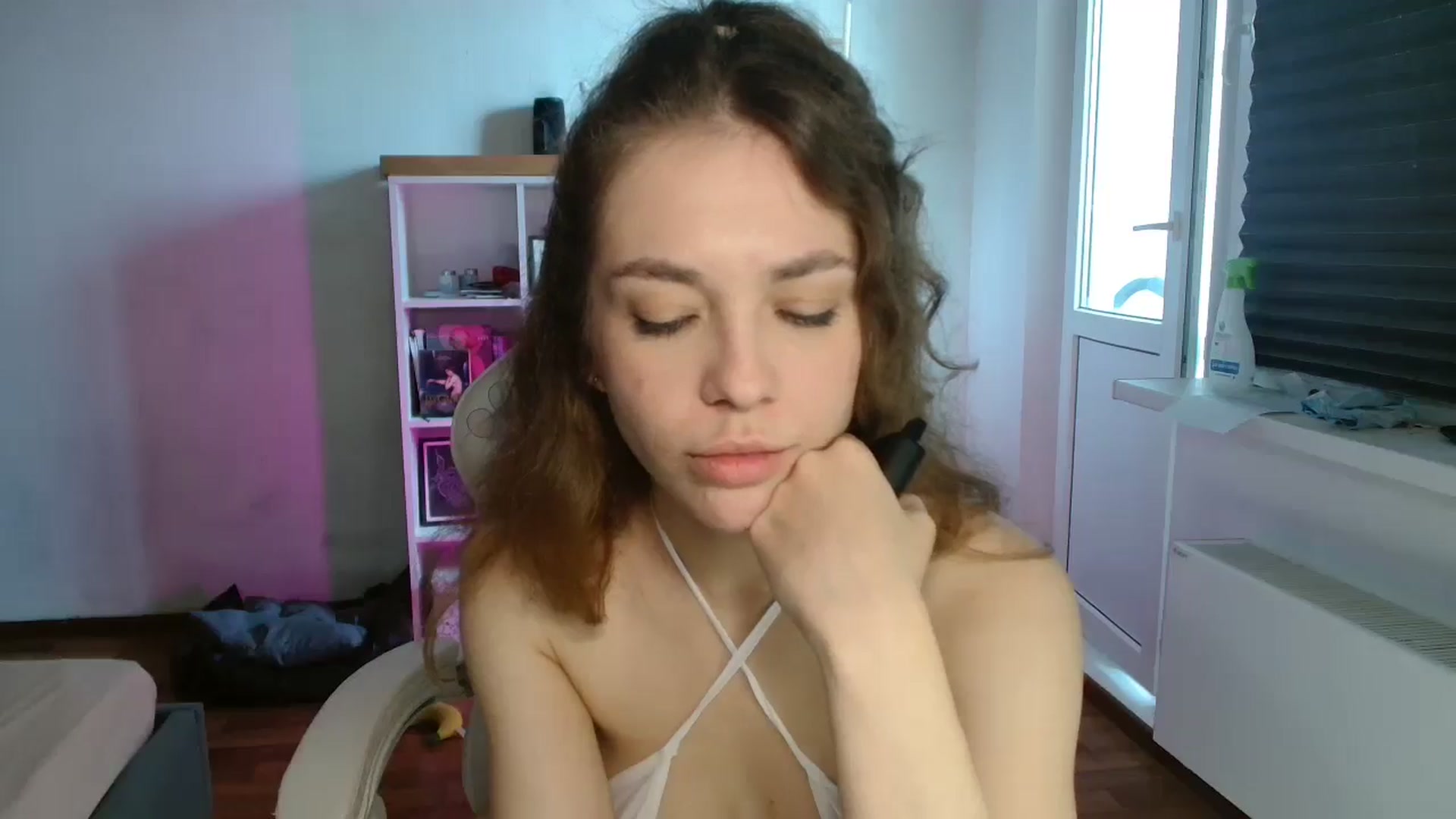 Gallery image thumbnail from FunnyMinni's myfreecams stream on, 04/24/2025, 09:31 image 20 of 20