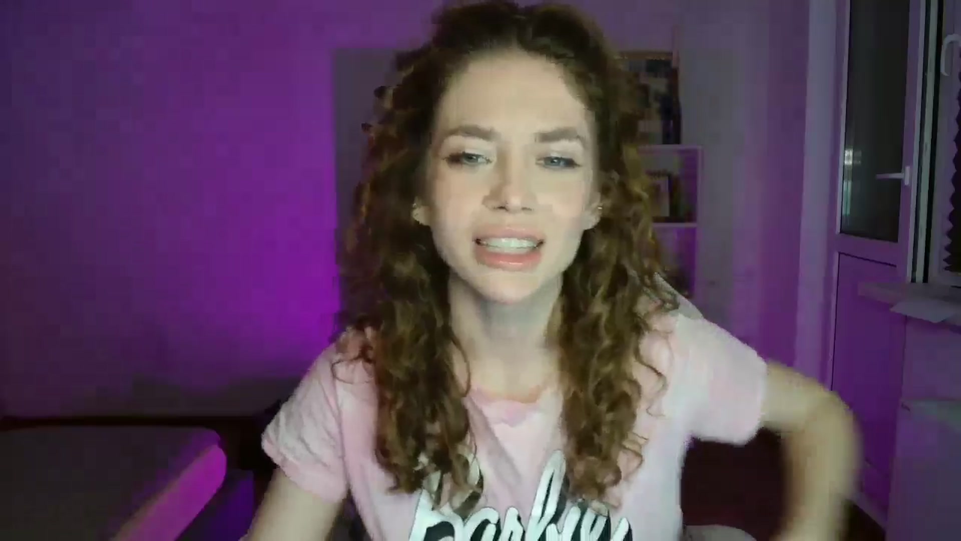 Gallery image thumbnail from FunnyMinni's myfreecams stream on, 04/24/2025, 18:58 image 2 of 20