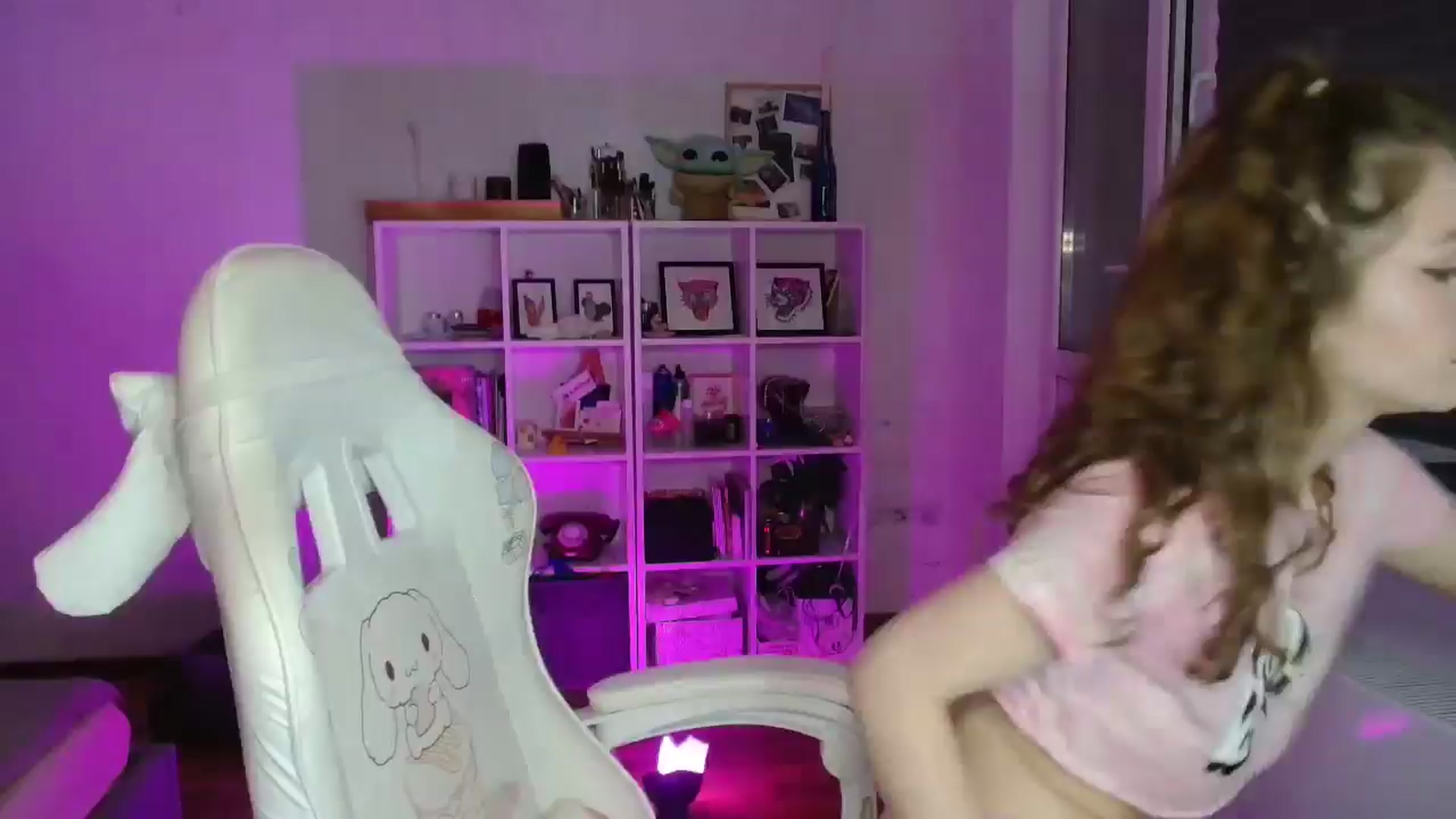 Gallery image thumbnail from FunnyMinni's myfreecams stream on, 04/24/2025, 18:58 image 1 of 20