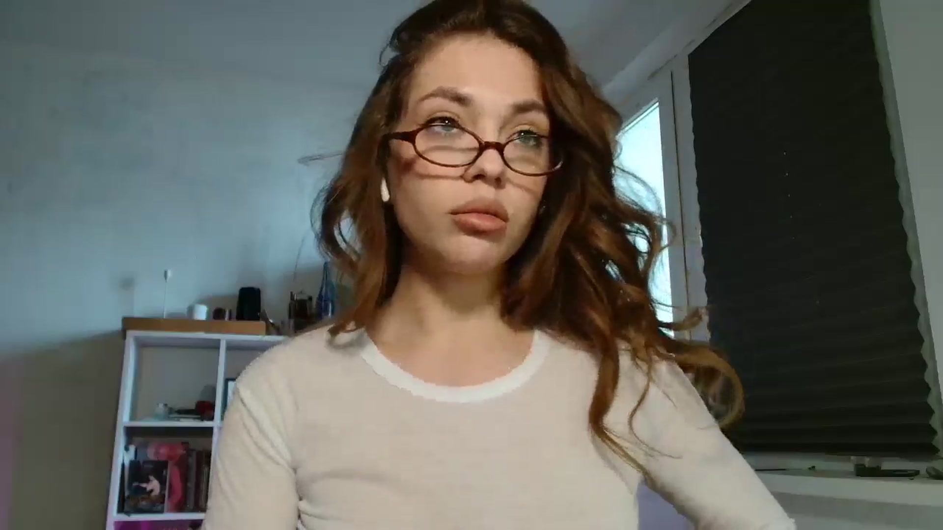Gallery image thumbnail from FunnyMinni's myfreecams stream on, 05/03/2025, 10:14 image 14 of 20