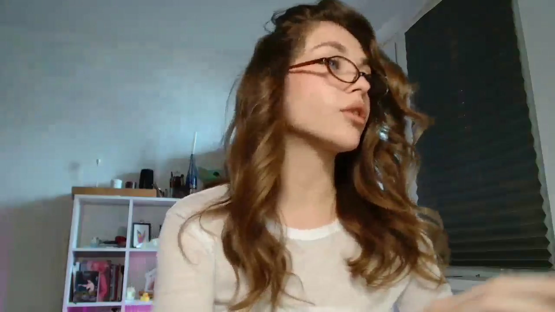 Gallery image thumbnail from FunnyMinni's myfreecams stream on, 05/03/2025, 10:14 image 16 of 20