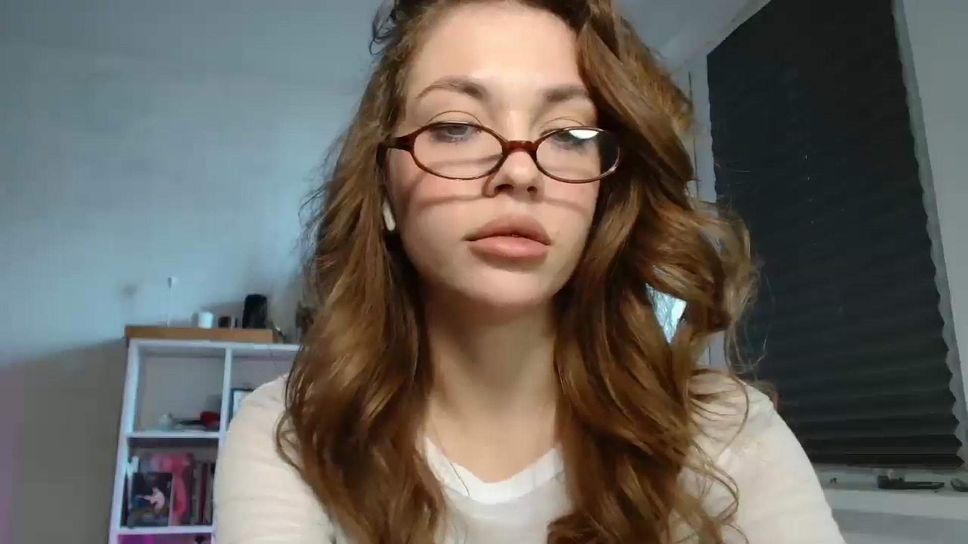 Gallery image thumbnail from FunnyMinni's myfreecams stream on, 05/03/2025, 10:14 image 18 of 20