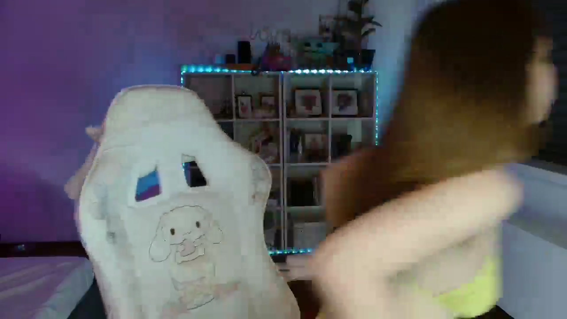 Gallery image thumbnail from FunnyMinni's myfreecams stream on, 05/17/2025, 19:50 image 4 of 20