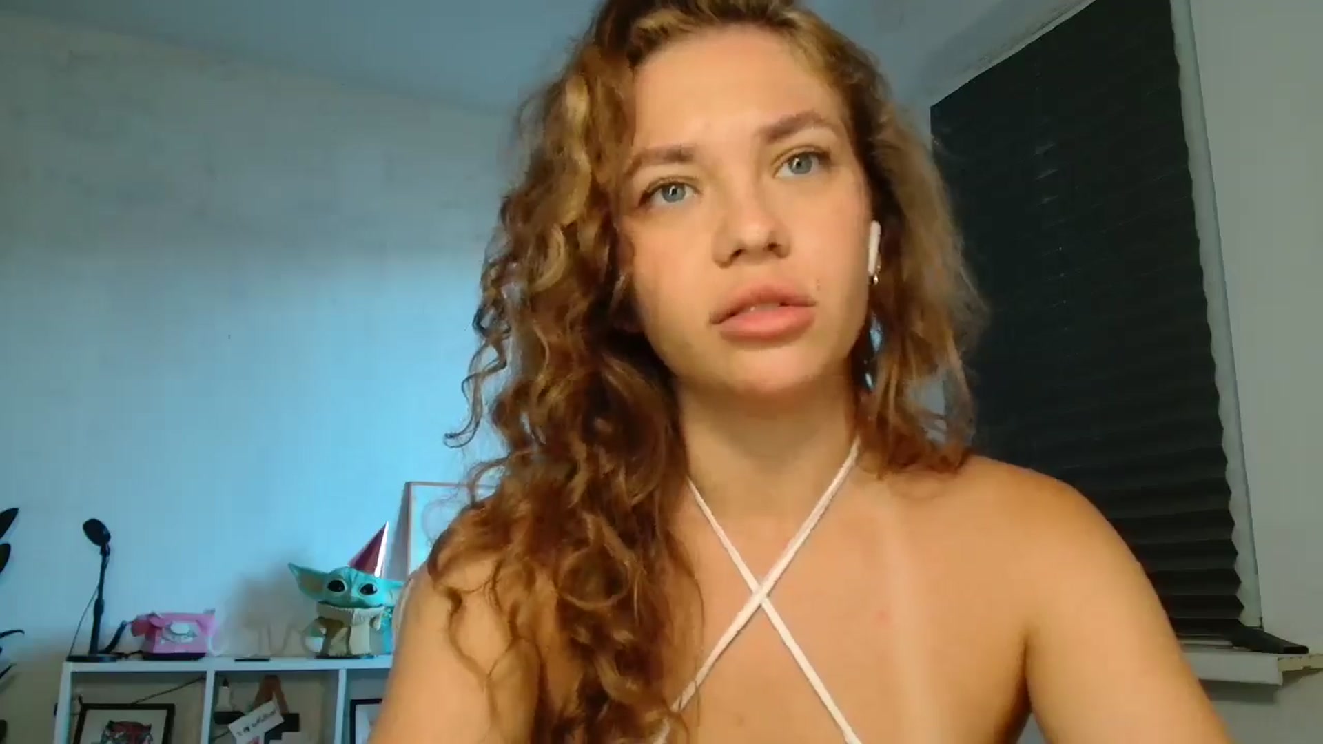 Gallery image thumbnail from FunnyMinni's myfreecams stream on, 08/15/2025, 09:08 image 9 of 20
