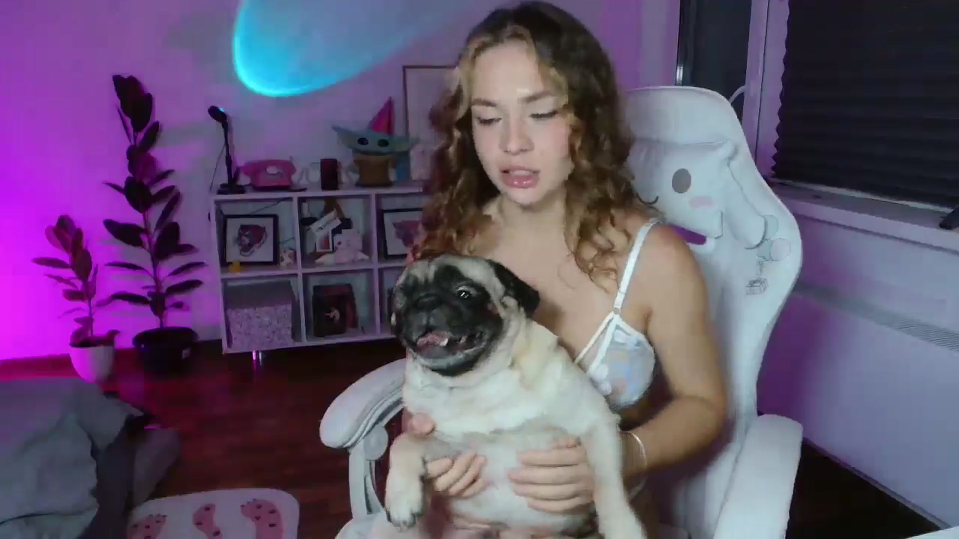 Gallery image thumbnail from FunnyMinni's myfreecams stream on, 08/21/2025, 19:31 image 7 of 20