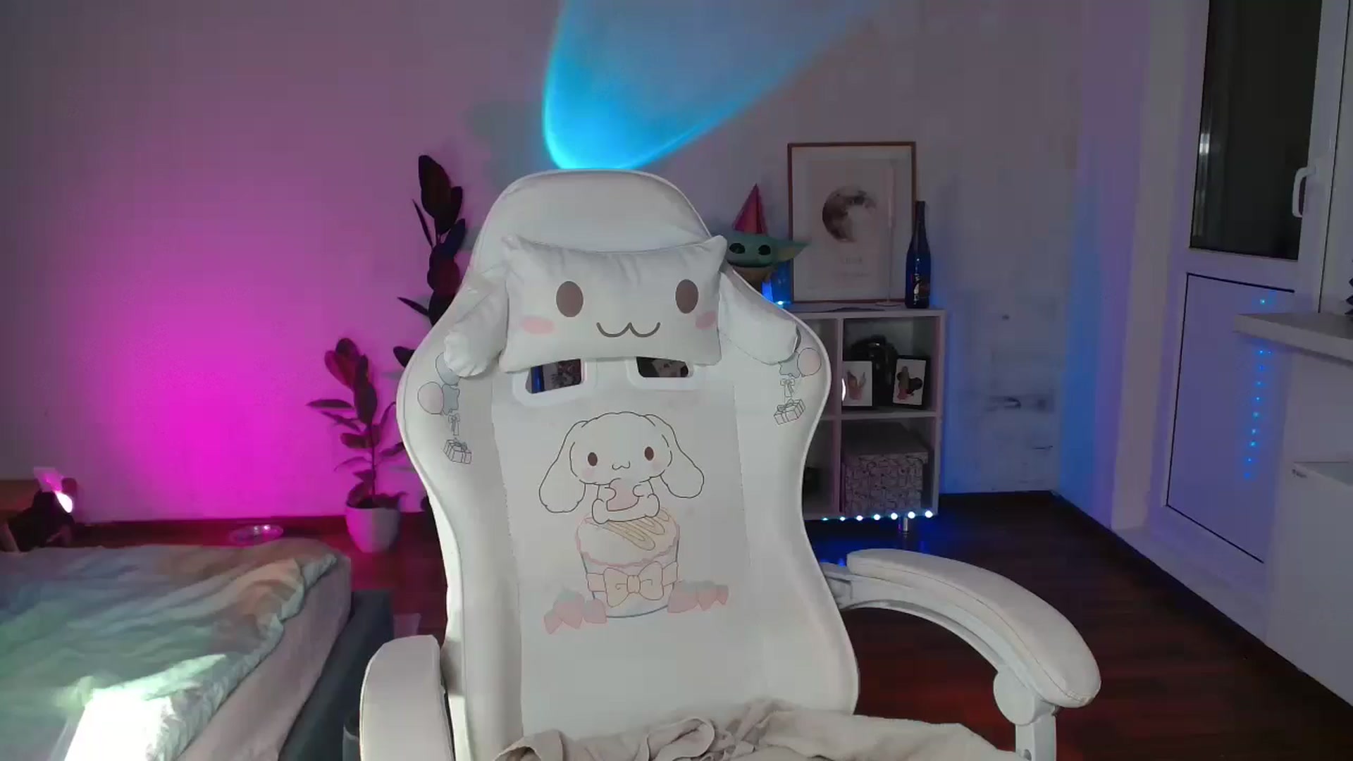 Gallery image thumbnail from FunnyMinni's myfreecams stream on, 08/30/2025, 19:24 image 16 of 20