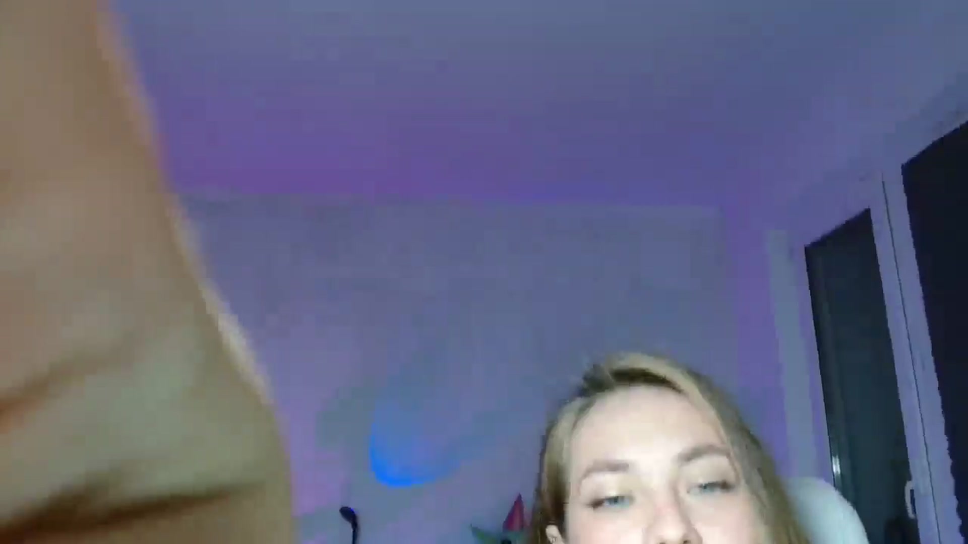 Gallery image thumbnail from FunnyMinni's myfreecams stream on, 08/31/2025, 20:25 image 11 of 20
