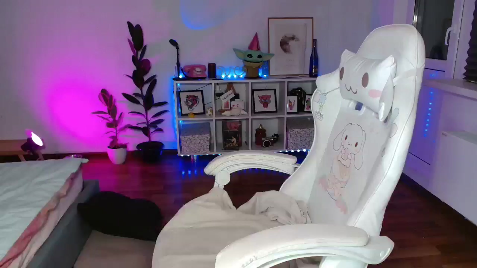 Gallery image thumbnail from FunnyMinni's myfreecams stream on, 08/31/2025, 20:25 image 20 of 20
