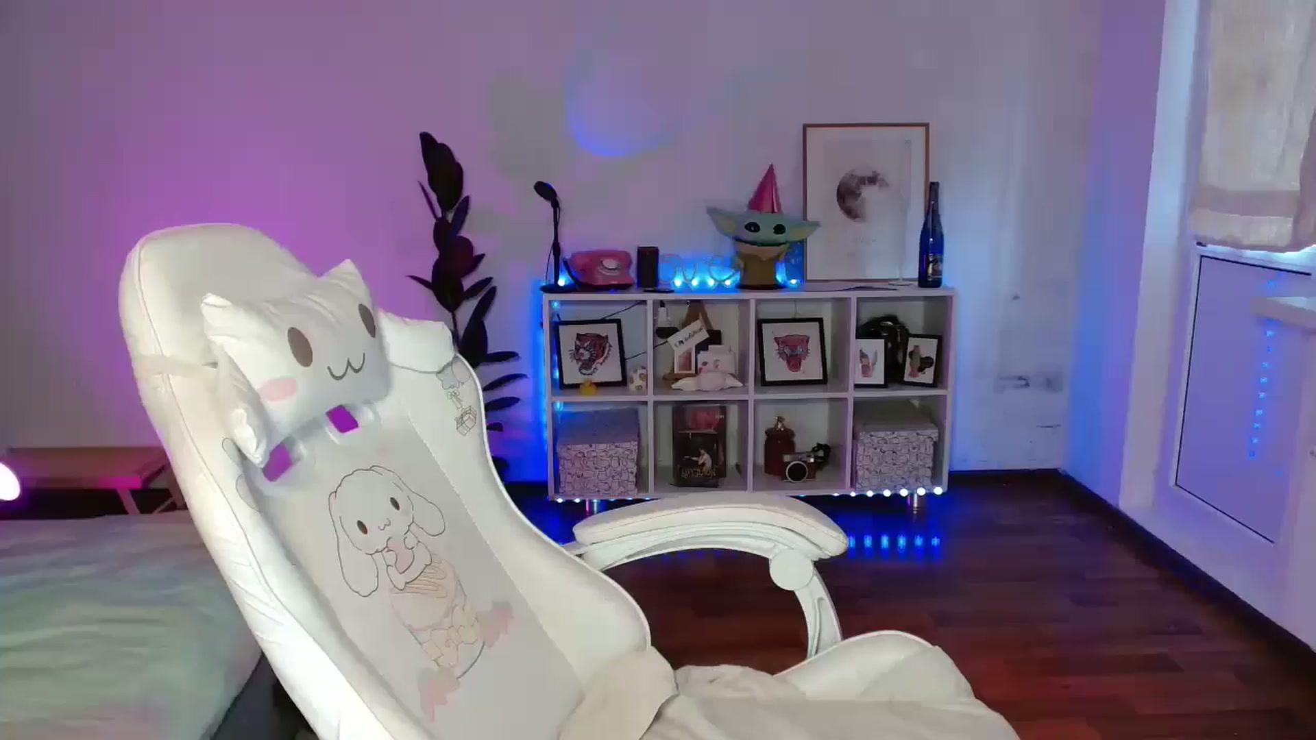 Gallery image thumbnail from FunnyMinni's myfreecams stream on, 09/02/2025, 09:38 image 10 of 20
