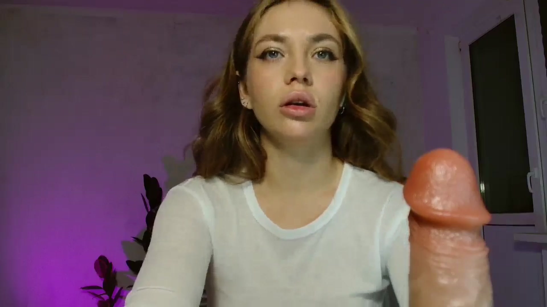 Gallery image thumbnail from FunnyMinni's myfreecams stream on, 09/04/2025, 20:06 image 10 of 20