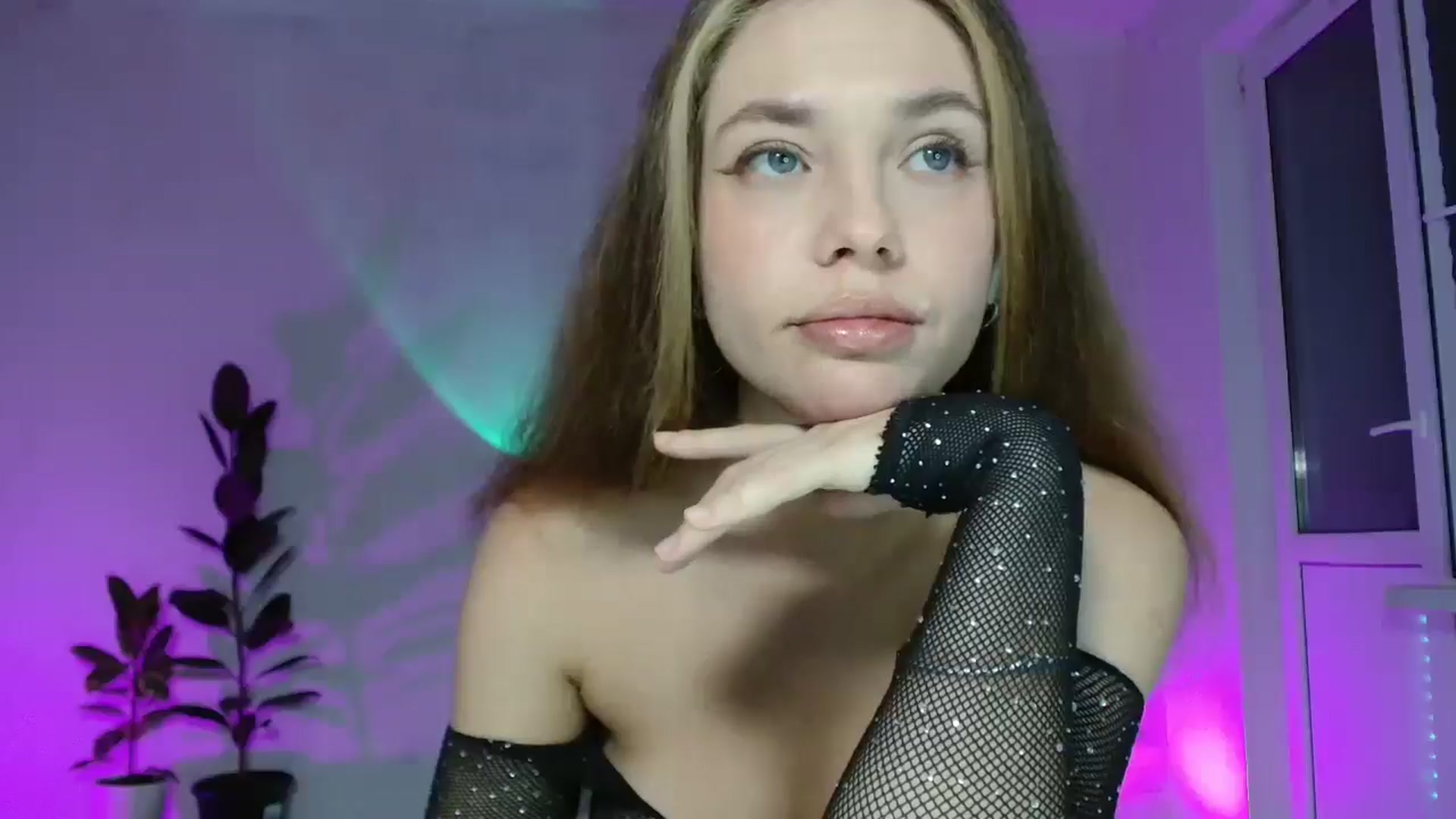 Gallery image thumbnail from FunnyMinni's myfreecams stream on, 09/18/2025, 17:16 image 18 of 20