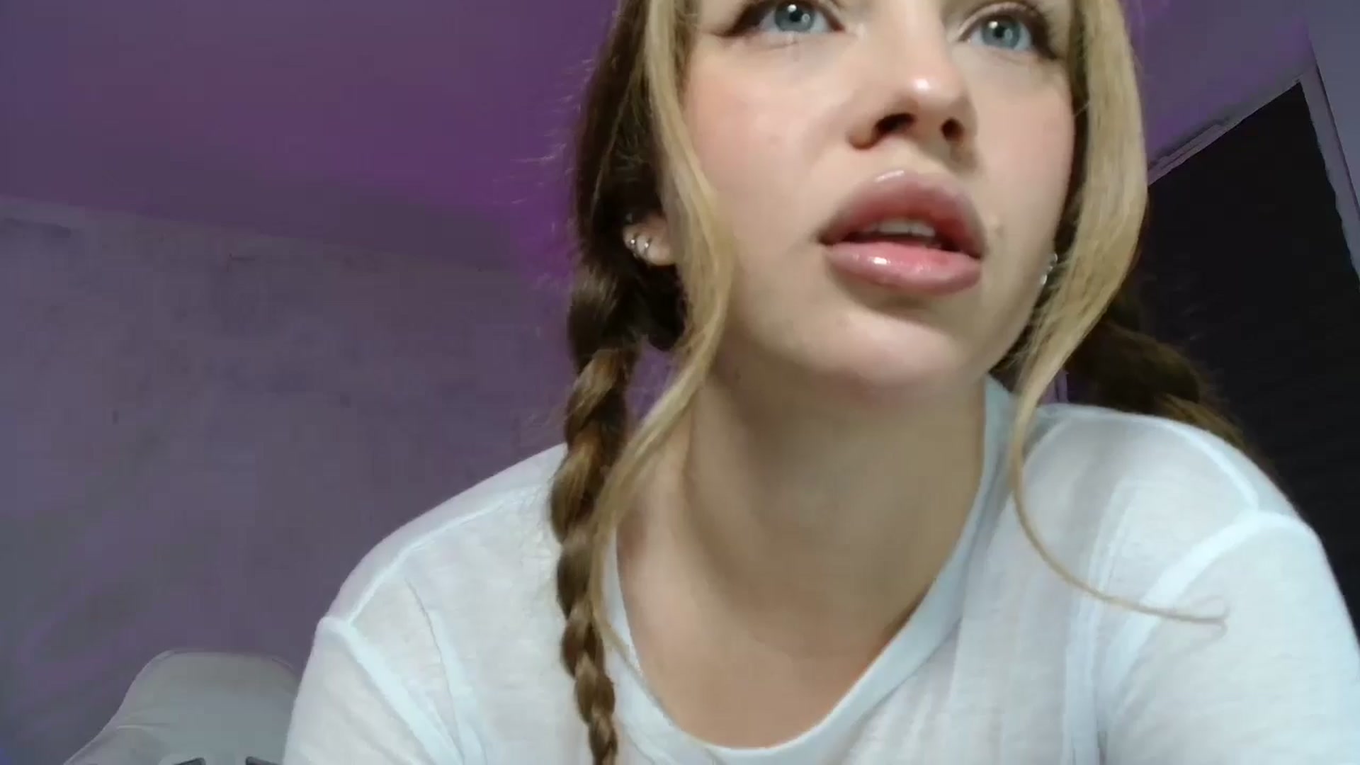 Gallery image thumbnail from FunnyMinni's myfreecams stream on, 09/20/2025, 17:33 image 7 of 20