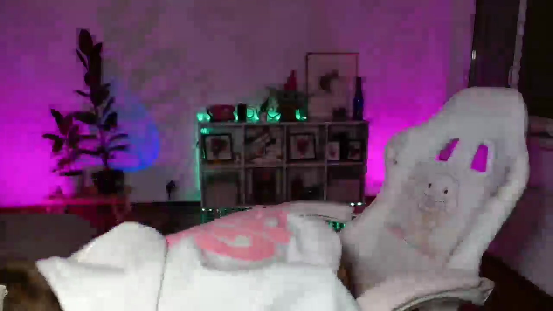 Gallery image thumbnail from FunnyMinni's myfreecams stream on, 09/25/2025, 19:30 image 3 of 20