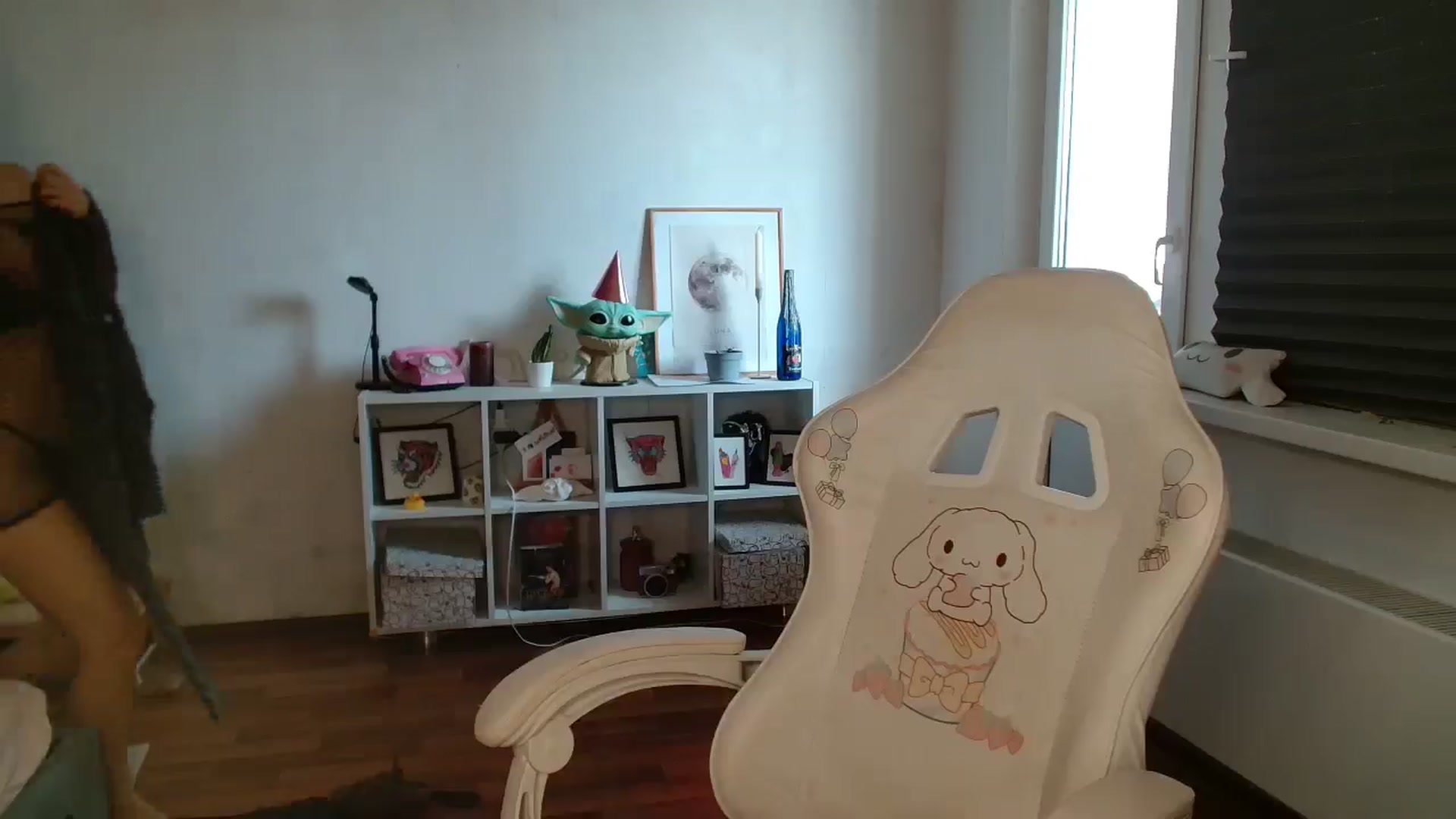 Gallery image thumbnail from FunnyMinni's myfreecams stream on, 10/08/2025, 08:19 image 10 of 20