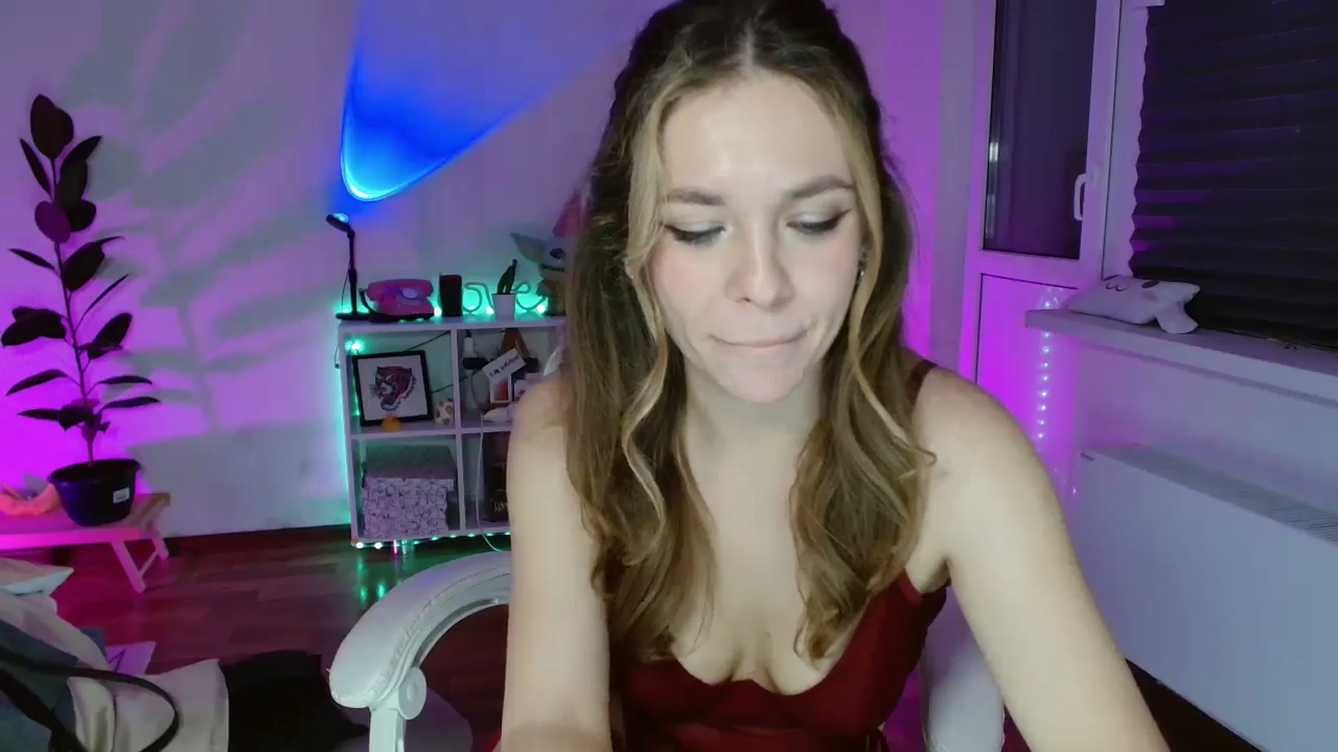 Gallery image thumbnail from FunnyMinni's myfreecams stream on, 10/08/2025, 21:11 image 11 of 20