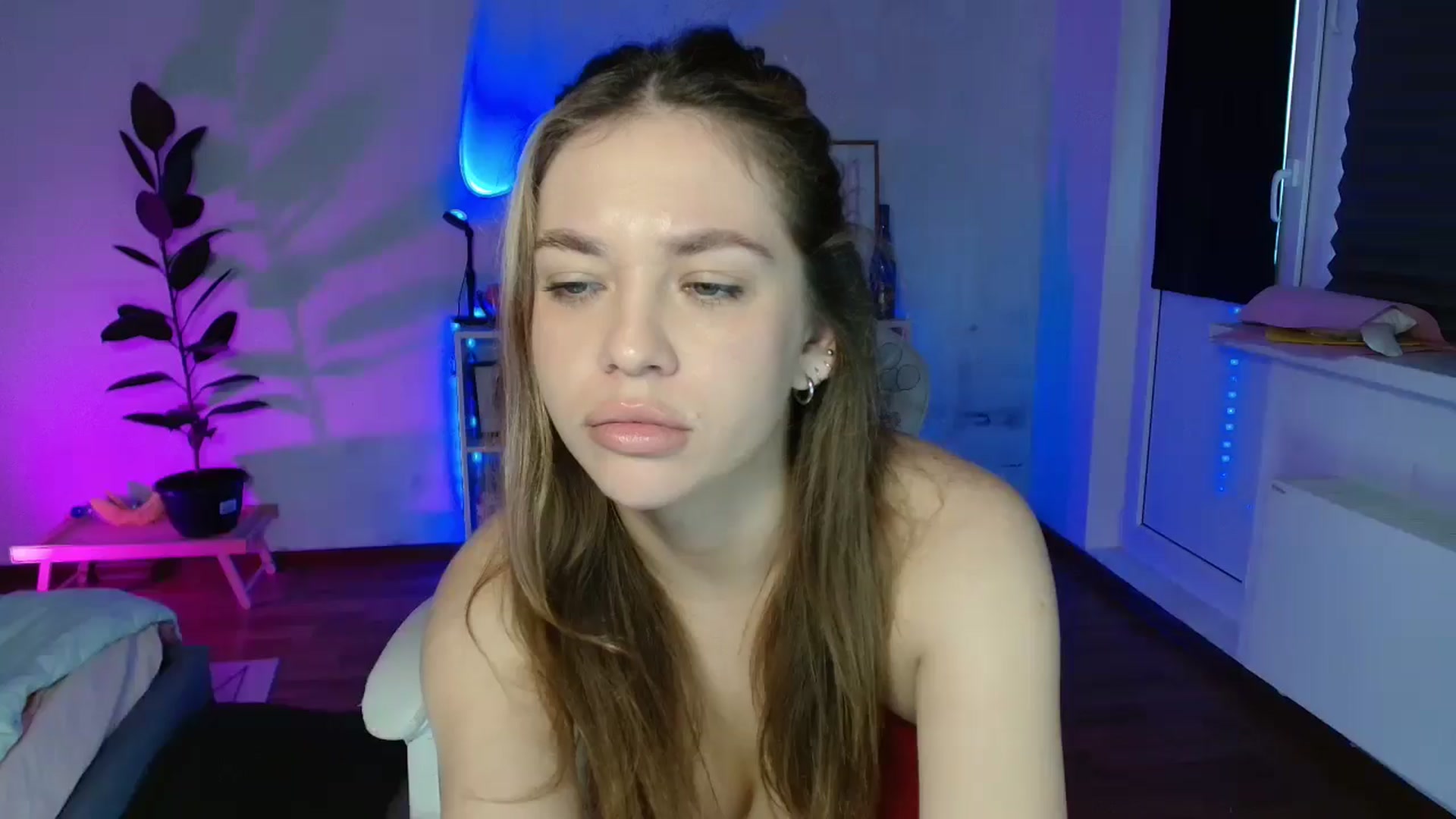 Gallery image thumbnail from FunnyMinni's myfreecams stream on, 10/11/2025, 08:30 image 8 of 20