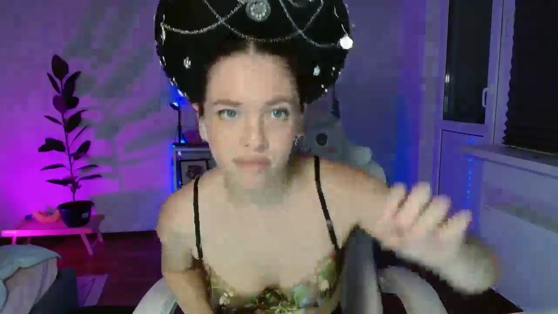 Gallery image thumbnail from FunnyMinni's myfreecams stream on, 10/13/2025, 20:28 image 5 of 20
