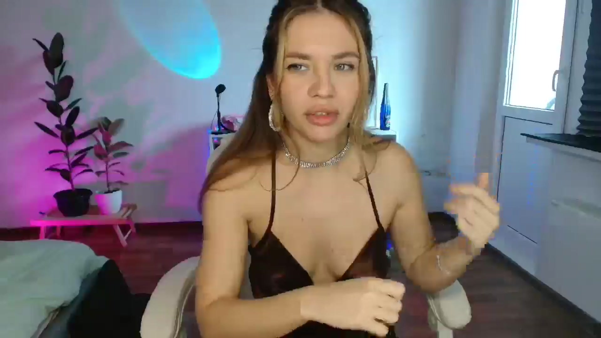 Gallery image thumbnail from FunnyMinni's myfreecams stream on, 10/19/2025, 08:22 image 14 of 20
