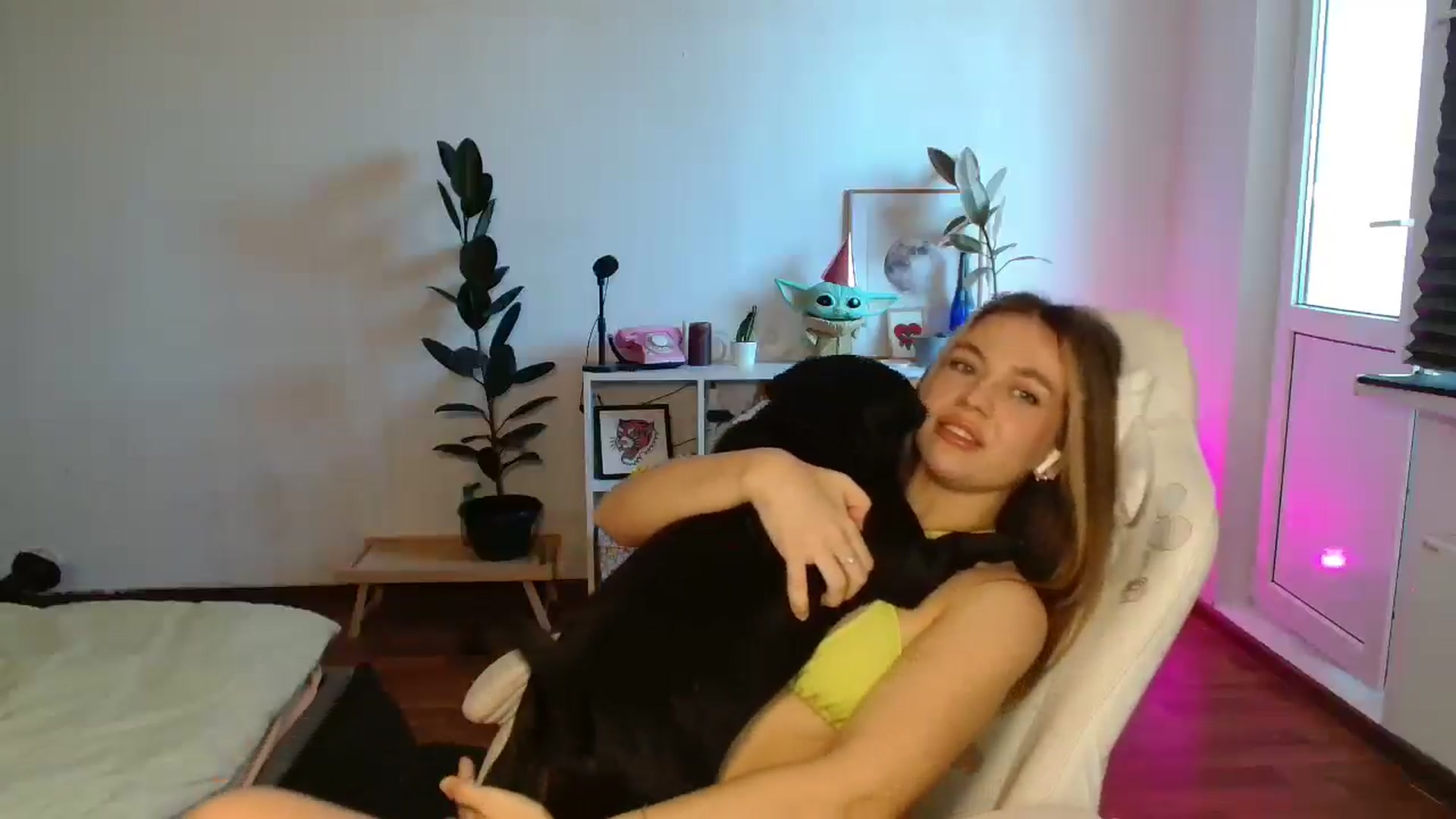 Gallery image thumbnail from FunnyMinni's myfreecams stream on, 10/22/2025, 09:06 image 3 of 20