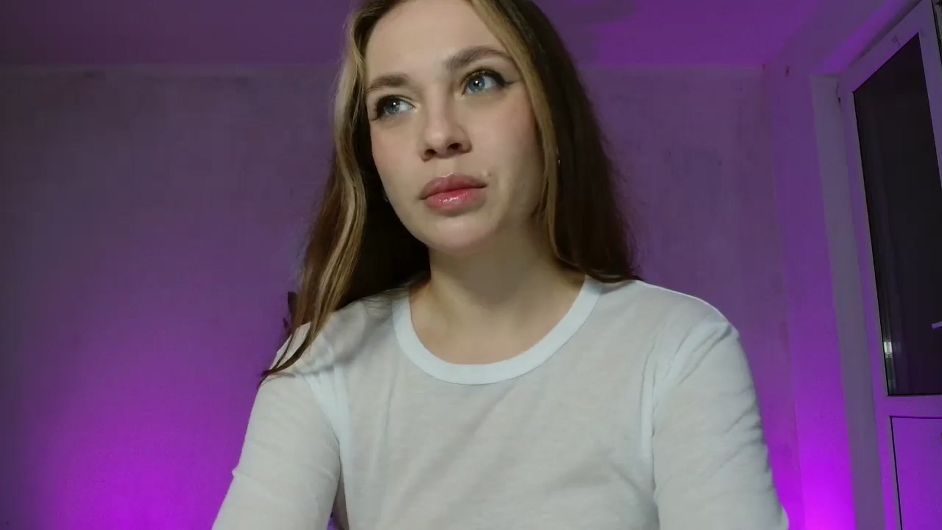 Gallery image thumbnail from FunnyMinni's myfreecams stream on, 10/23/2025, 20:17 image 7 of 20