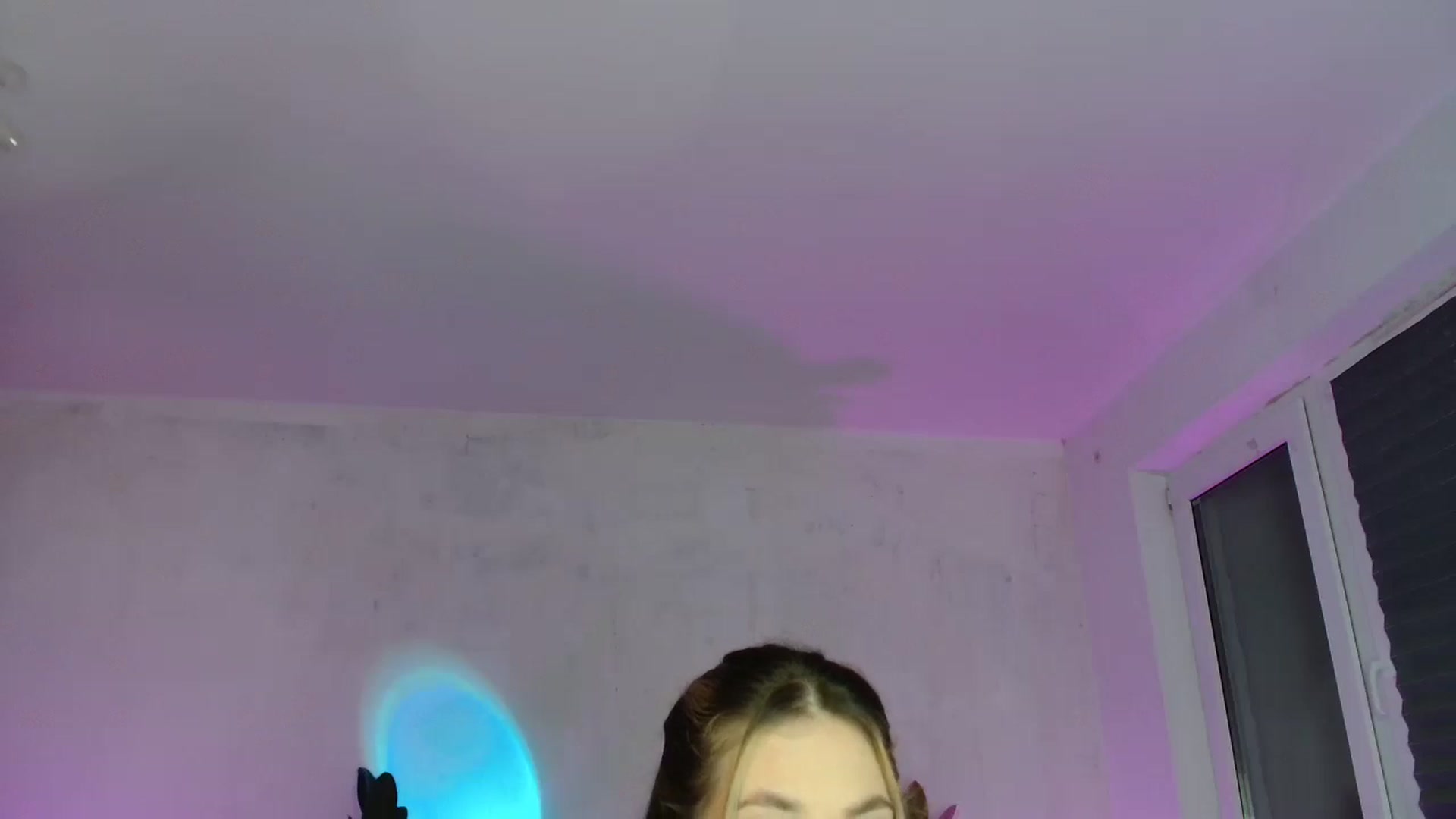Gallery image thumbnail from FunnyMinni's myfreecams stream on, 10/24/2025, 18:06 image 10 of 20