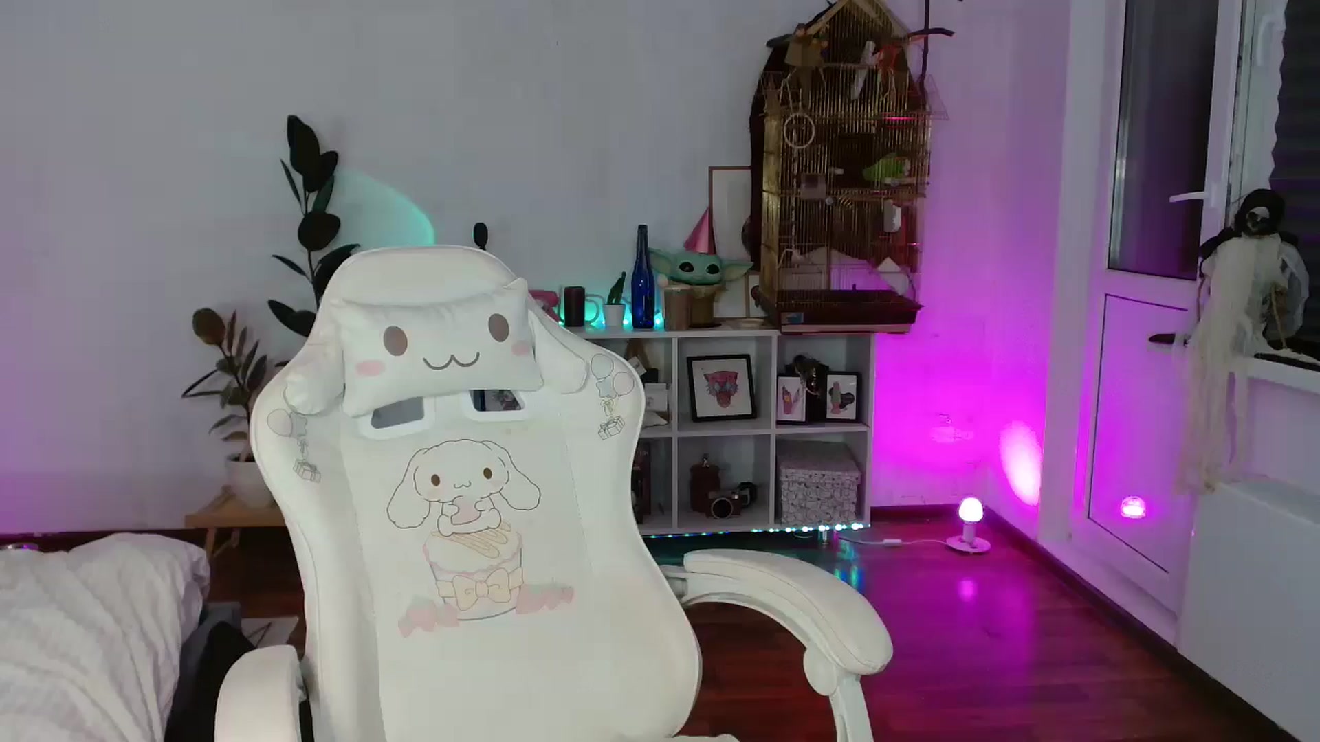 Gallery image thumbnail from FunnyMinni's myfreecams stream on, 10/30/2025, 21:19 image 7 of 20