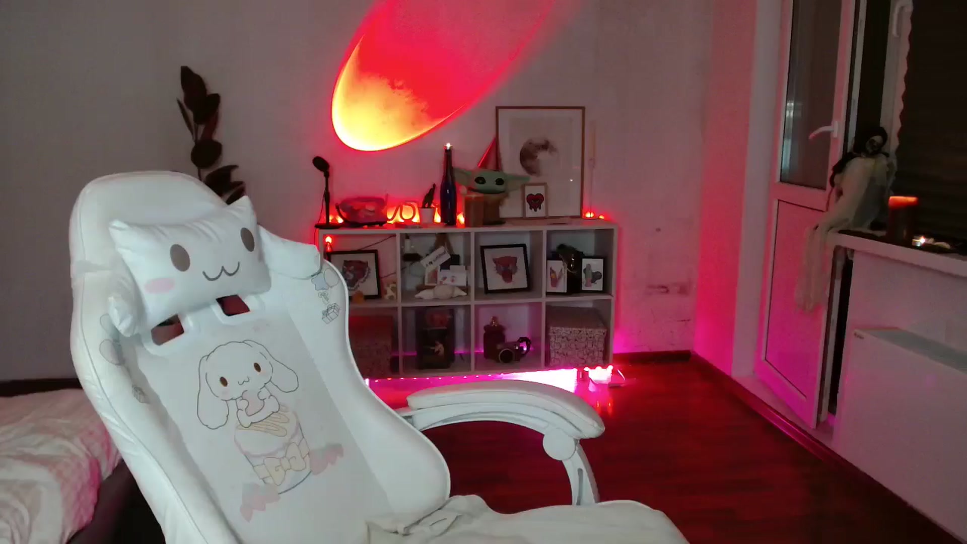 Gallery image thumbnail from FunnyMinni's myfreecams stream on, 10/31/2025, 20:33 image 19 of 20