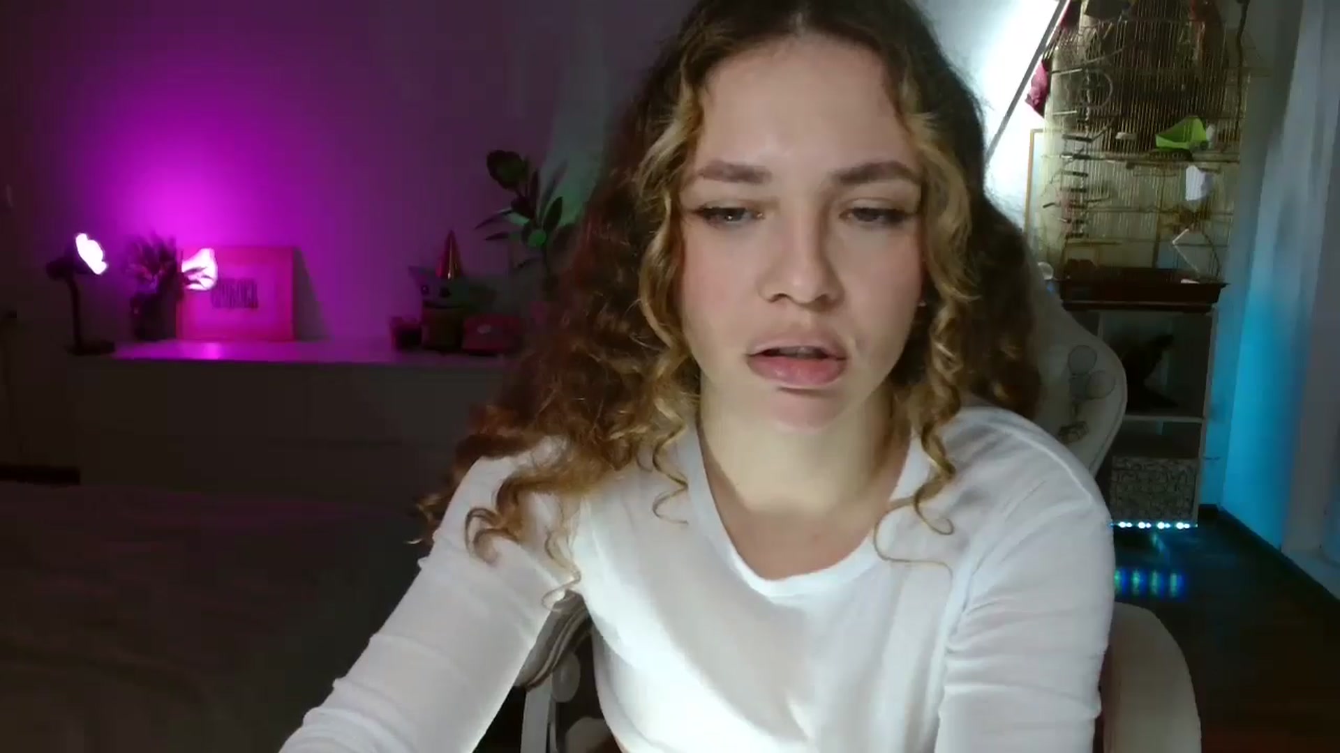 Gallery image thumbnail from FunnyMinni's myfreecams stream on, 11/15/2025, 20:55 image 9 of 20