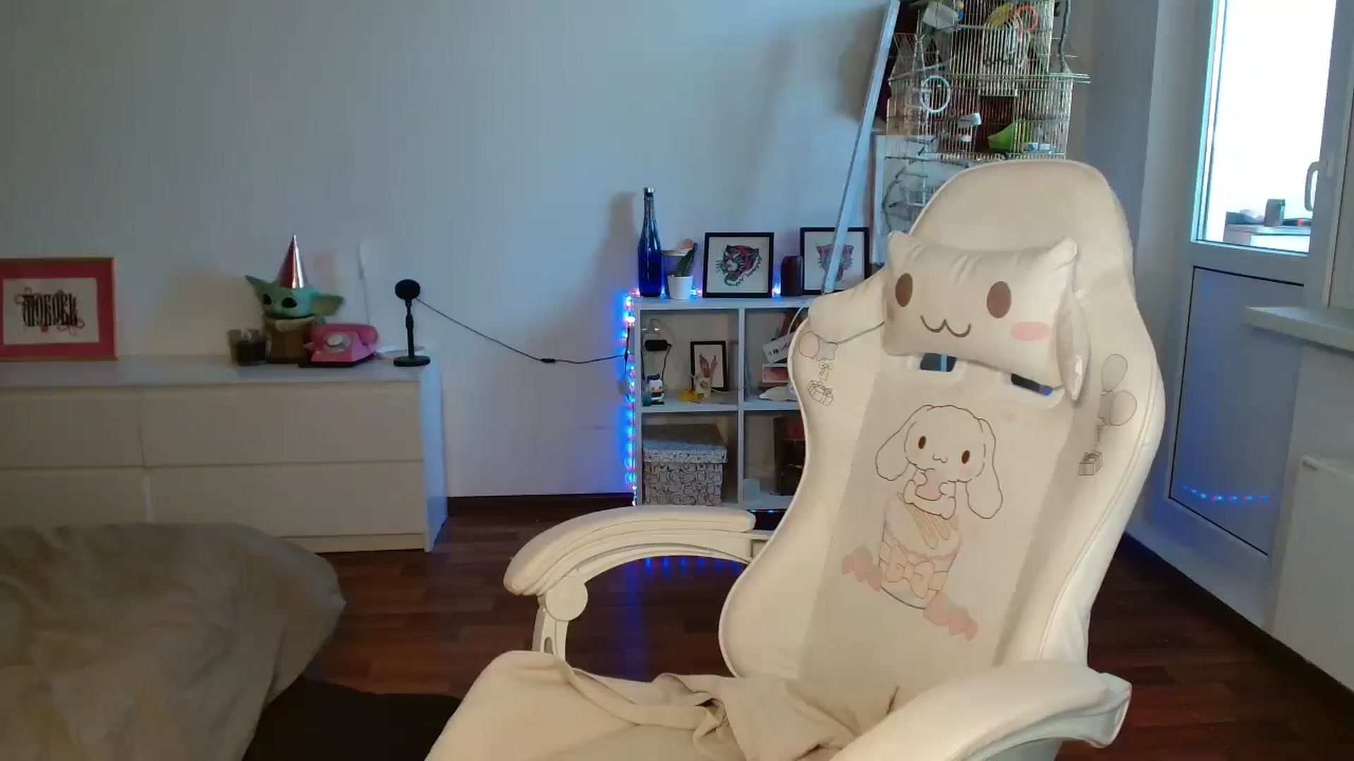 Gallery image thumbnail from FunnyMinni's myfreecams stream on, 11/28/2025, 10:16 image 11 of 20