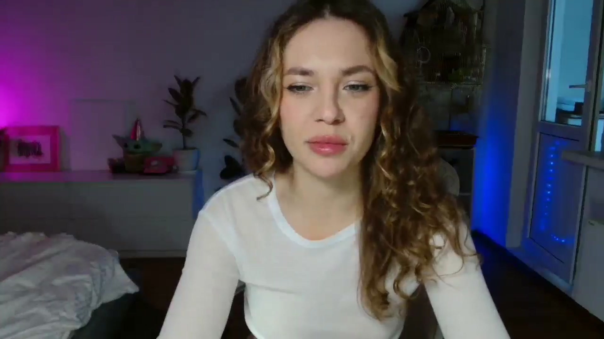 Gallery image thumbnail from FunnyMinni's myfreecams stream on, 12/10/2025, 07:20 image 12 of 20