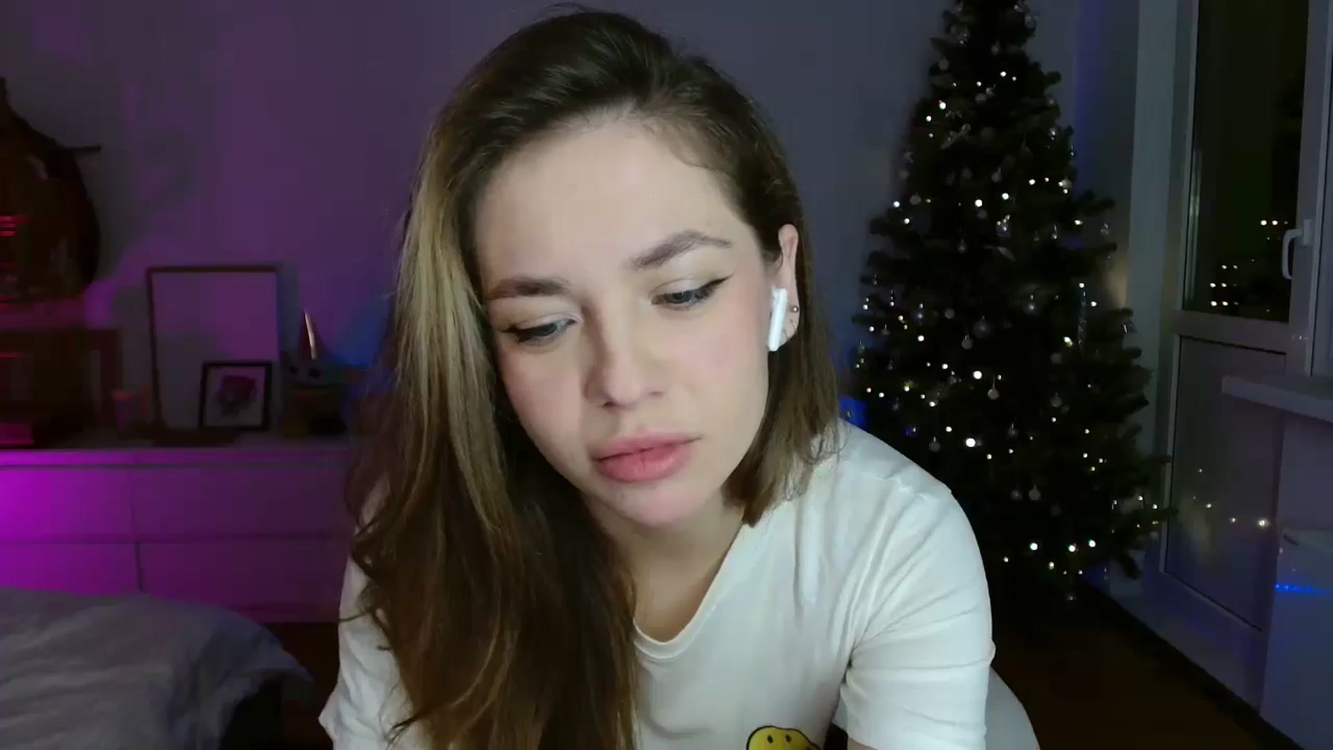 Gallery image thumbnail from FunnyMinni's myfreecams stream on, 12/23/2025, 20:48 image 4 of 20