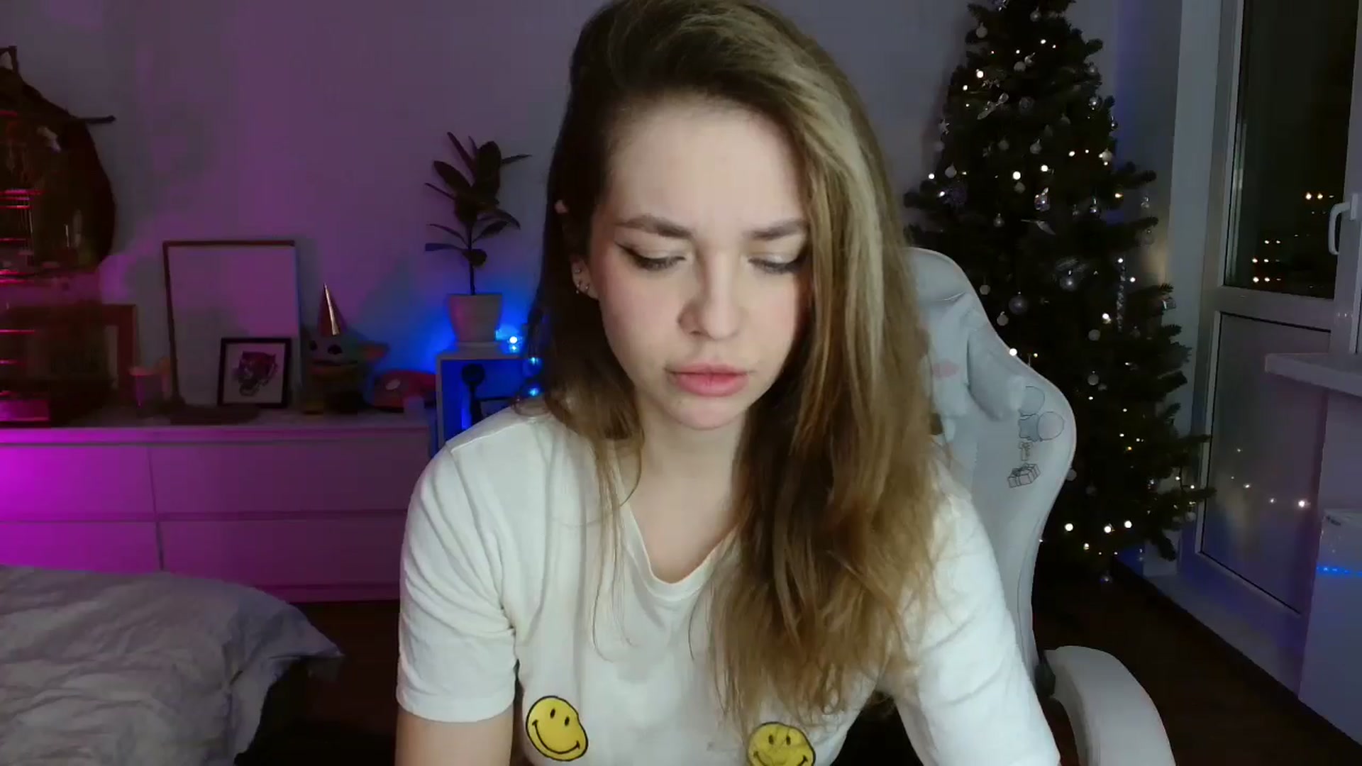 Gallery image thumbnail from FunnyMinni's myfreecams stream on, 12/23/2025, 20:48 image 10 of 20