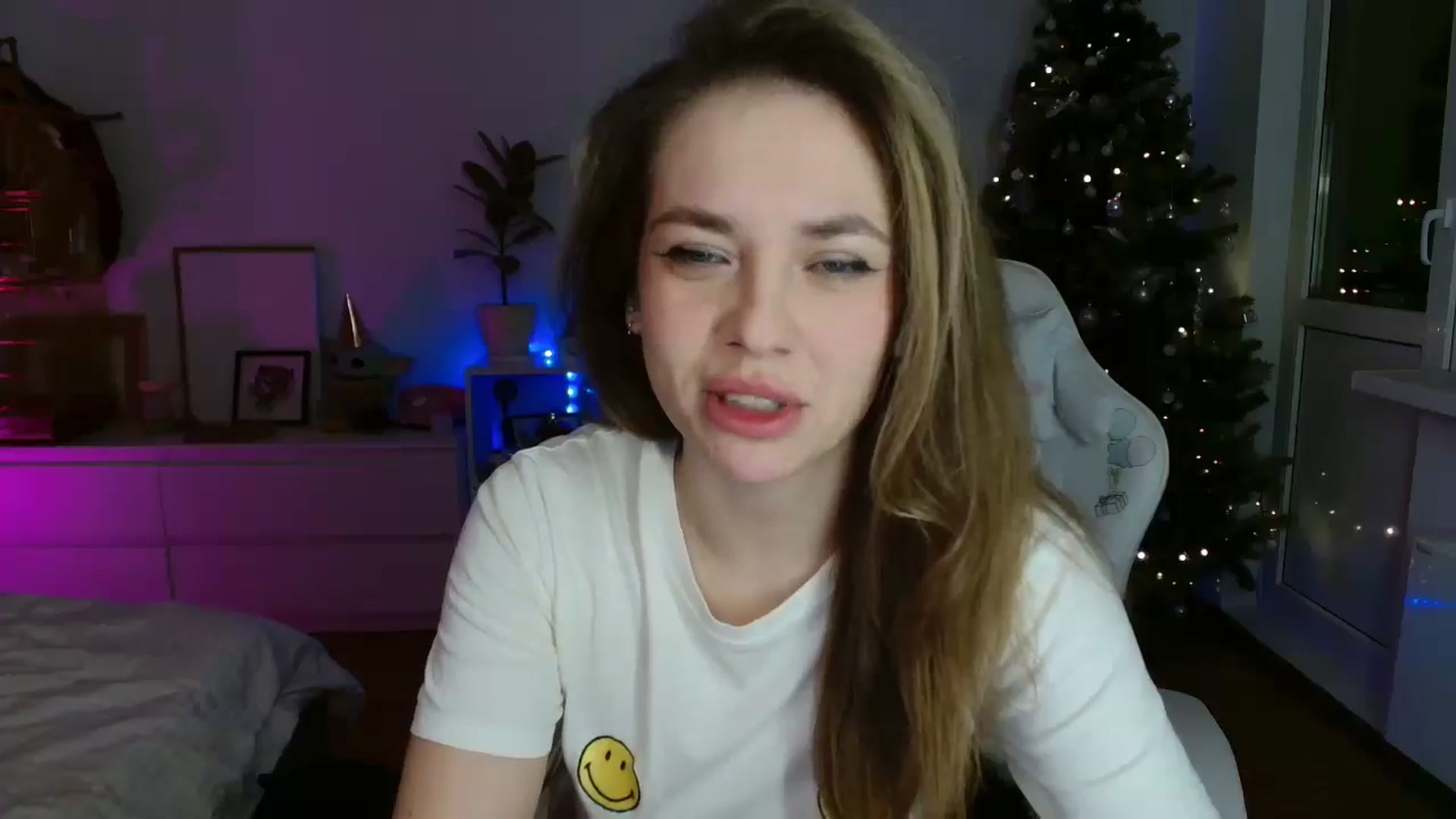 Gallery image thumbnail from FunnyMinni's myfreecams stream on, 12/23/2025, 20:48 image 14 of 20