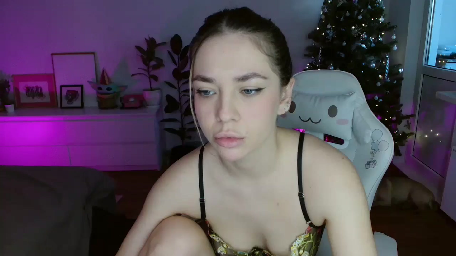 Gallery image thumbnail from FunnyMinni's myfreecams stream on, 12/28/2025, 06:20 image 4 of 20