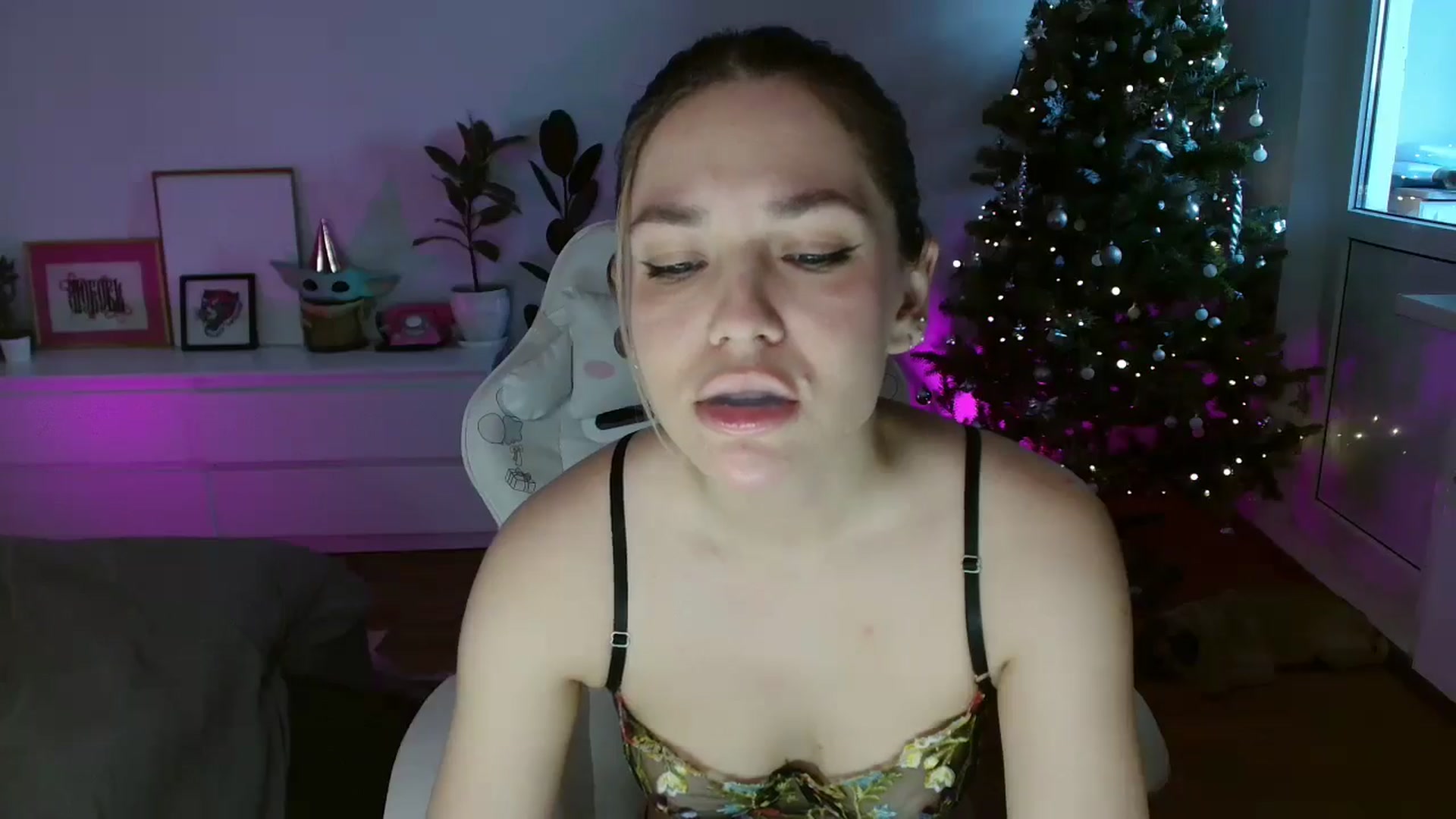 Gallery image thumbnail from FunnyMinni's myfreecams stream on, 12/28/2025, 08:47 image 20 of 20