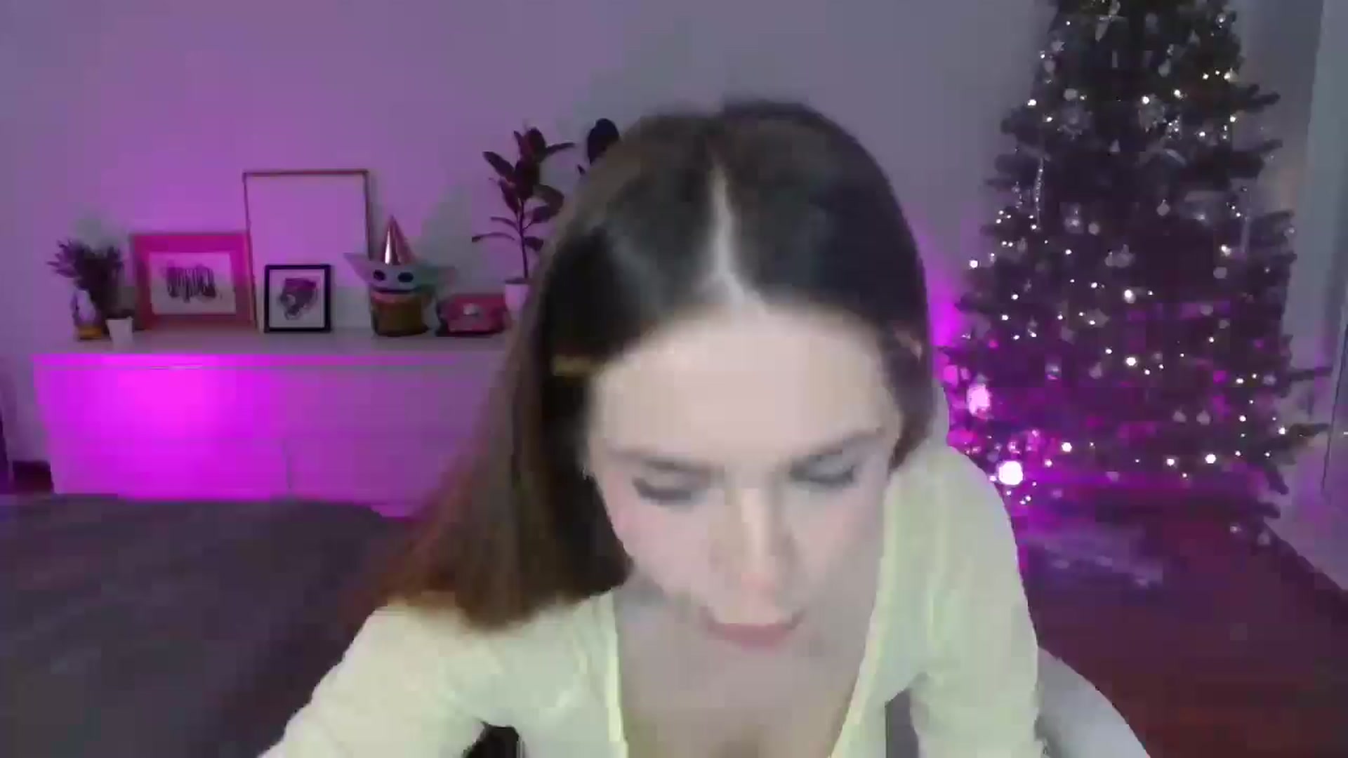 Gallery image thumbnail from FunnyMinni's myfreecams stream on, 12/29/2025, 20:42 image 1 of 20