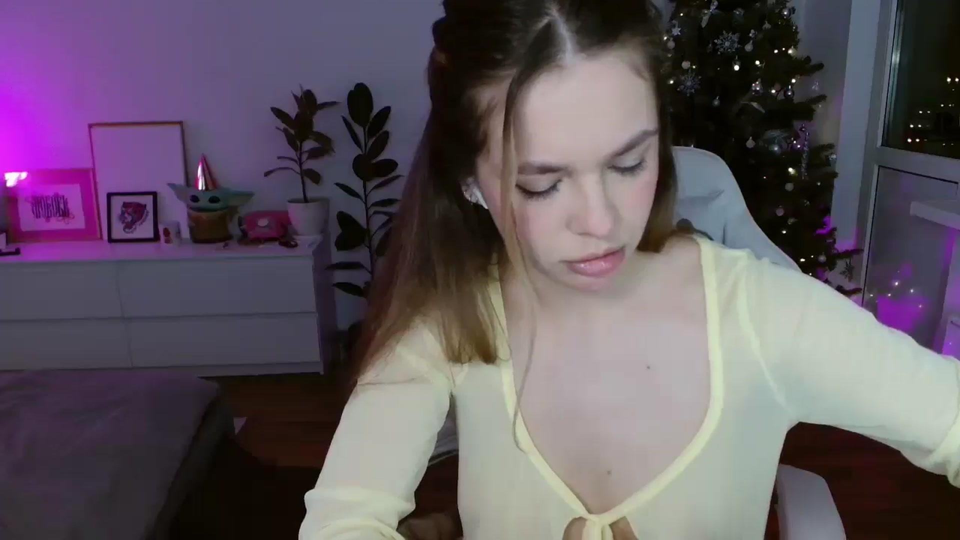 Gallery image thumbnail from FunnyMinni's myfreecams stream on, 01/05/2026, 19:00 image 5 of 20