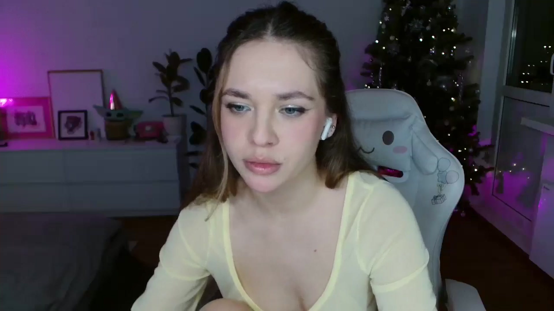 Gallery image thumbnail from FunnyMinni's myfreecams stream on, 01/05/2026, 21:34 image 5 of 20