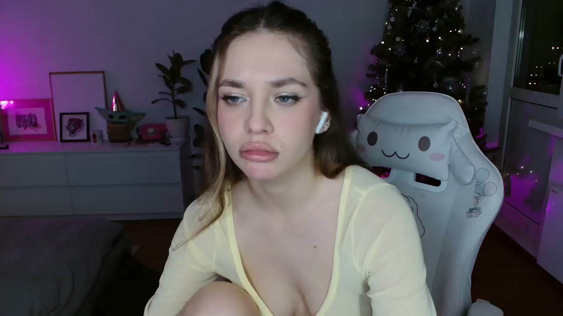 Gallery image thumbnail from FunnyMinni's myfreecams stream on, 01/05/2026, 21:34 image 3 of 20