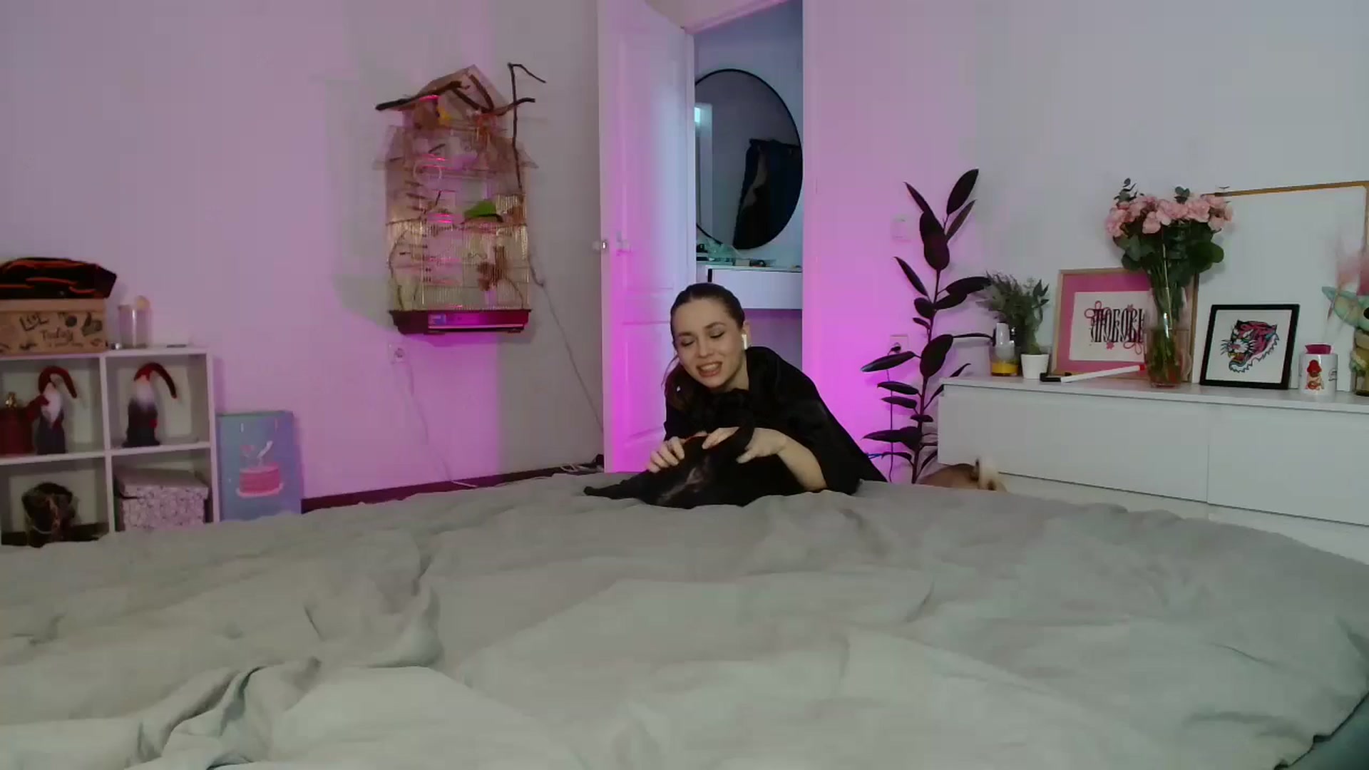 Gallery image thumbnail from FunnyMinni's myfreecams stream on, 01/12/2026, 20:33 image 17 of 20