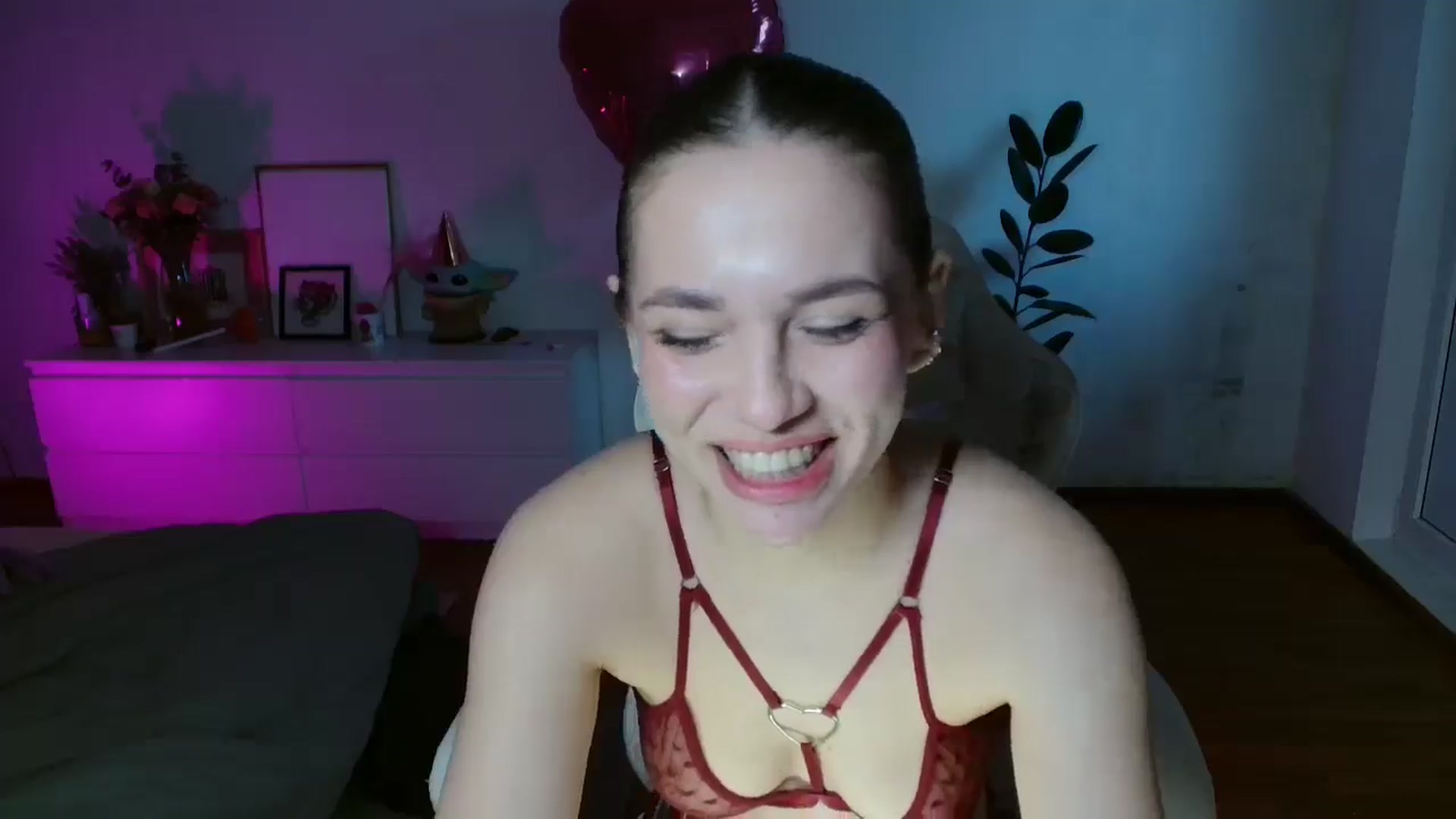 Gallery image thumbnail from FunnyMinni's myfreecams stream on, 01/16/2026, 07:46 image 13 of 20
