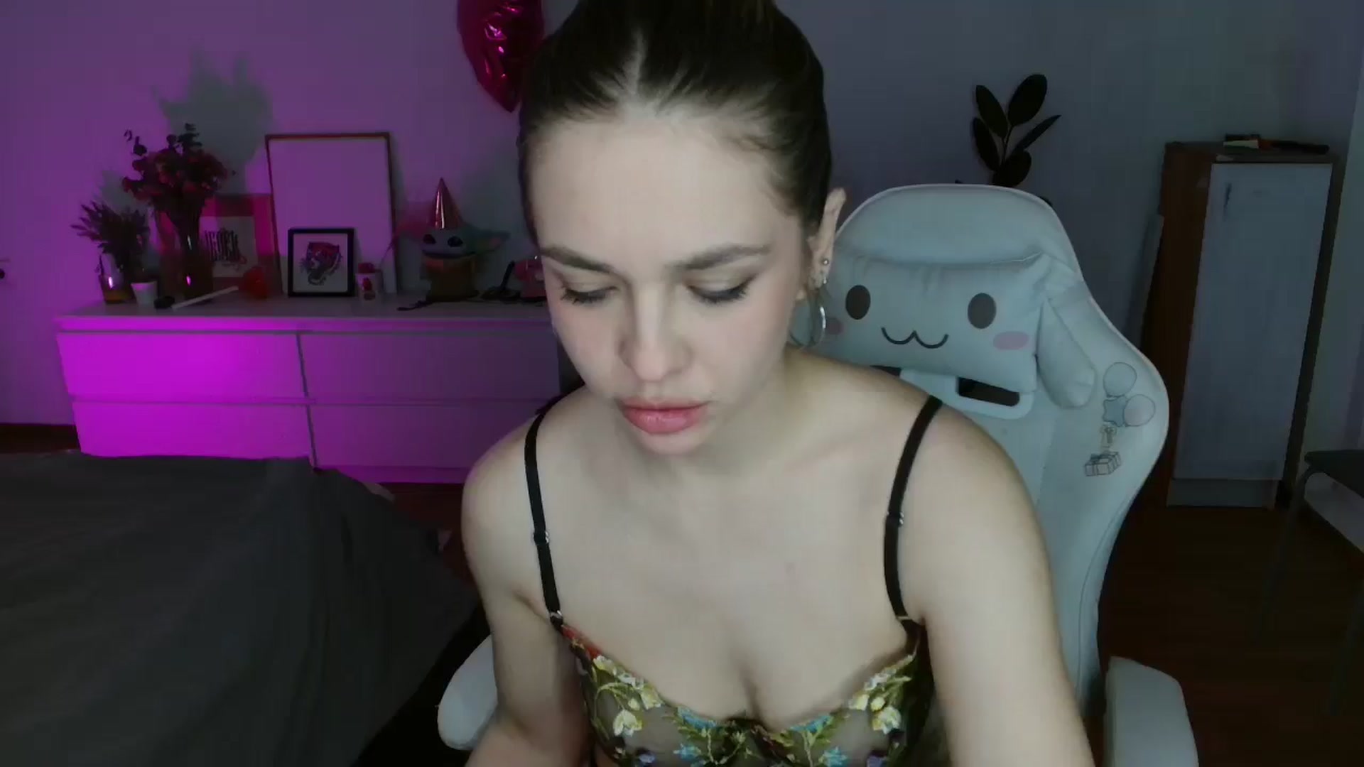Gallery image thumbnail from FunnyMinni's myfreecams stream on, 01/20/2026, 18:52 image 5 of 20