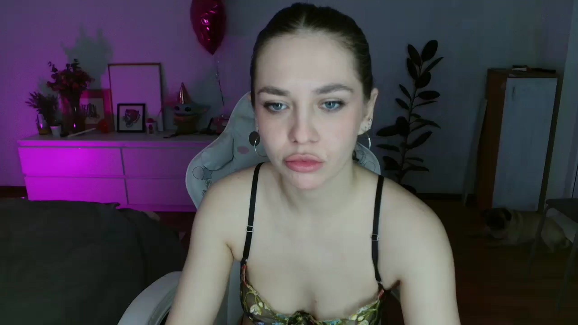 Gallery image thumbnail from FunnyMinni's myfreecams stream on, 01/20/2026, 18:52 image 18 of 20