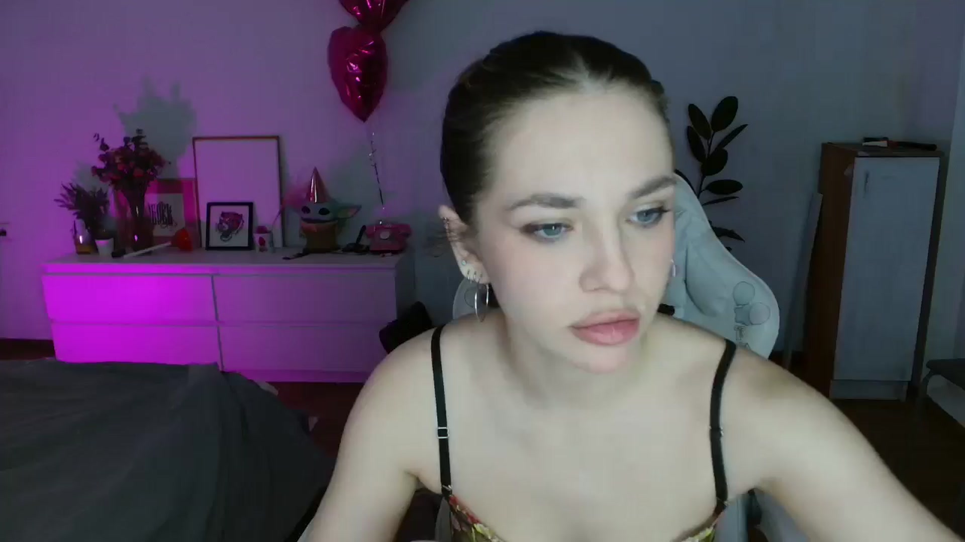 Gallery image thumbnail from FunnyMinni's myfreecams stream on, 01/20/2026, 18:52 image 1 of 20