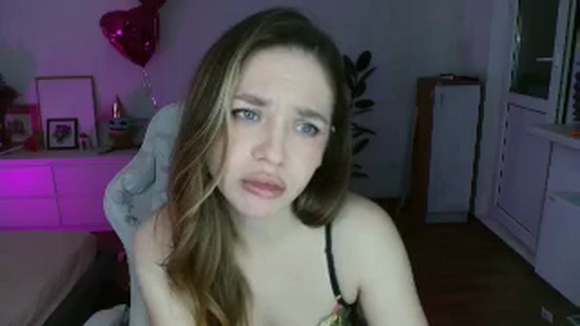 Gallery image thumbnail from FunnyMinni's myfreecams stream on, 01/21/2026, 20:54 image 14 of 20
