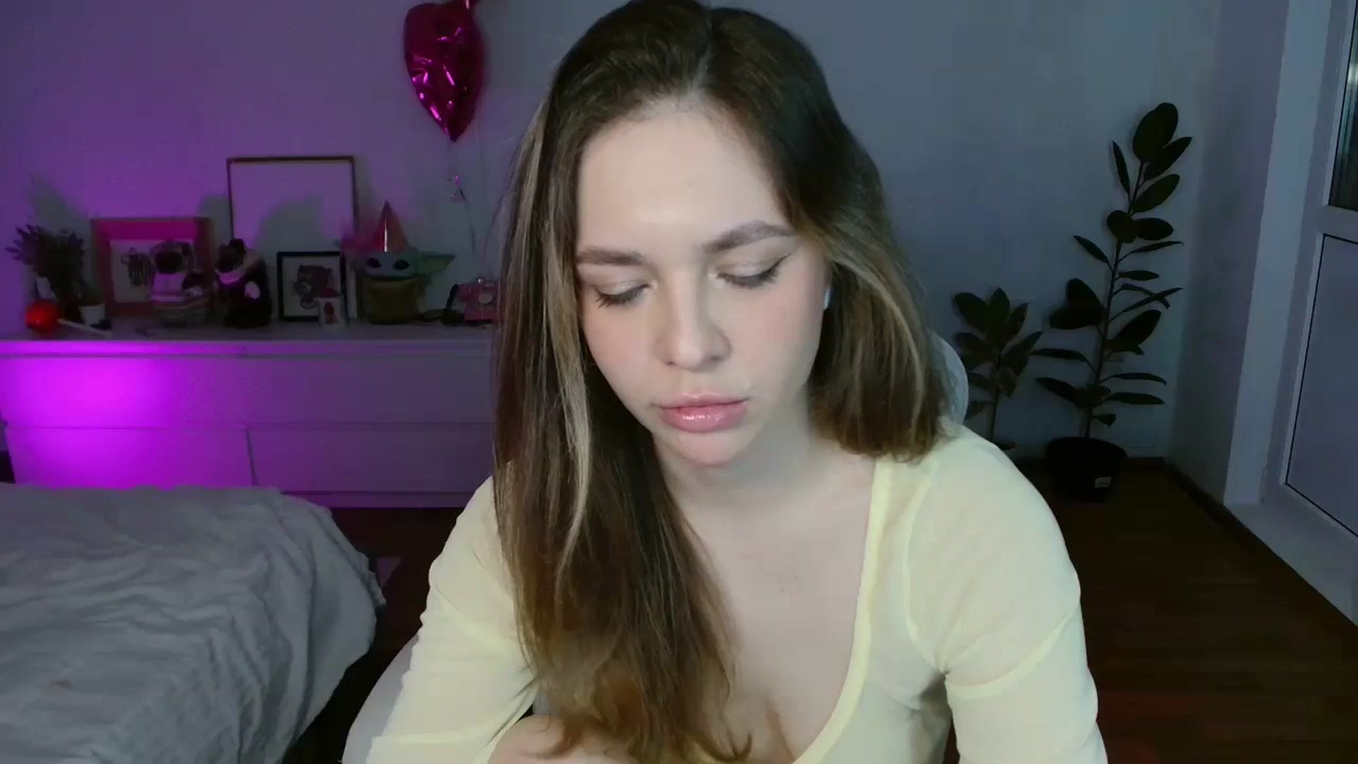 Gallery image thumbnail from FunnyMinni's myfreecams stream on, 02/05/2026, 19:33 image 12 of 20