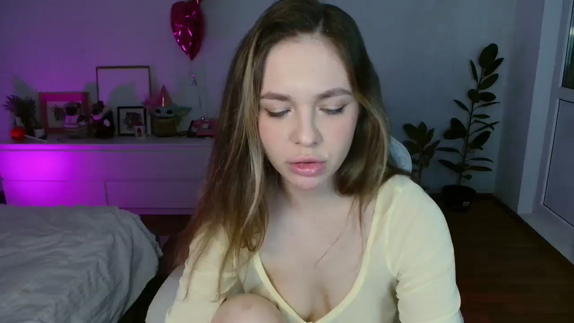 Gallery image thumbnail from FunnyMinni's myfreecams stream on, 02/05/2026, 19:33 image 14 of 20