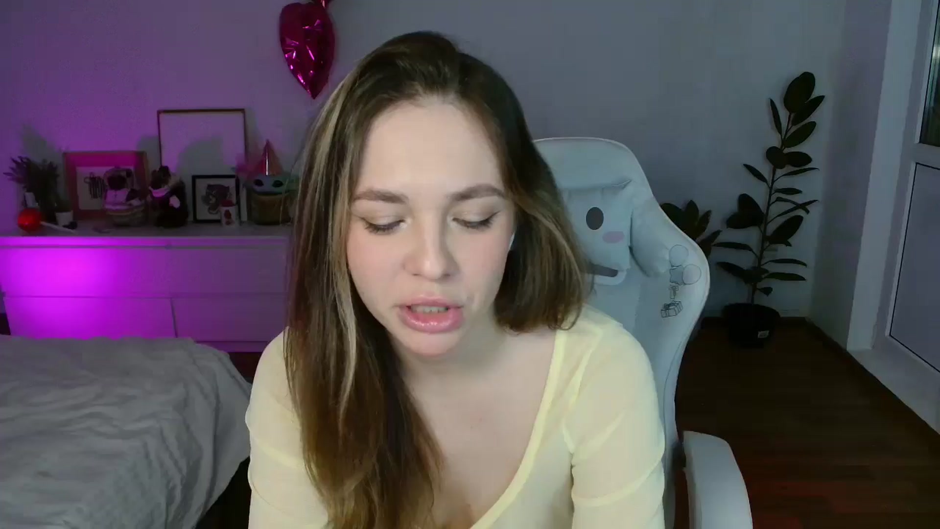 Gallery image thumbnail from FunnyMinni's myfreecams stream on, 02/05/2026, 19:33 image 10 of 20