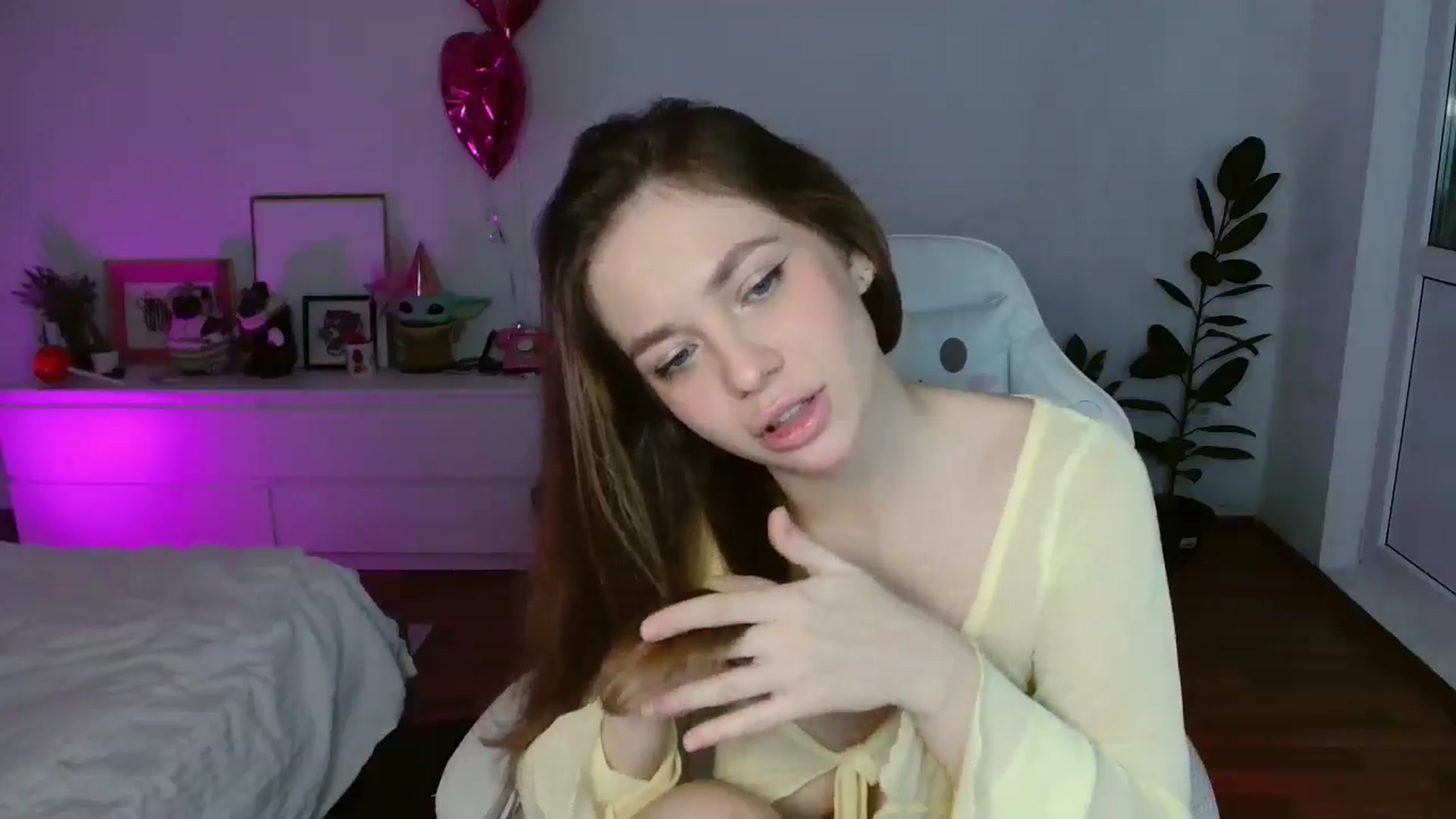 Gallery image thumbnail from FunnyMinni's myfreecams stream on, 02/05/2026, 20:39 image 14 of 20